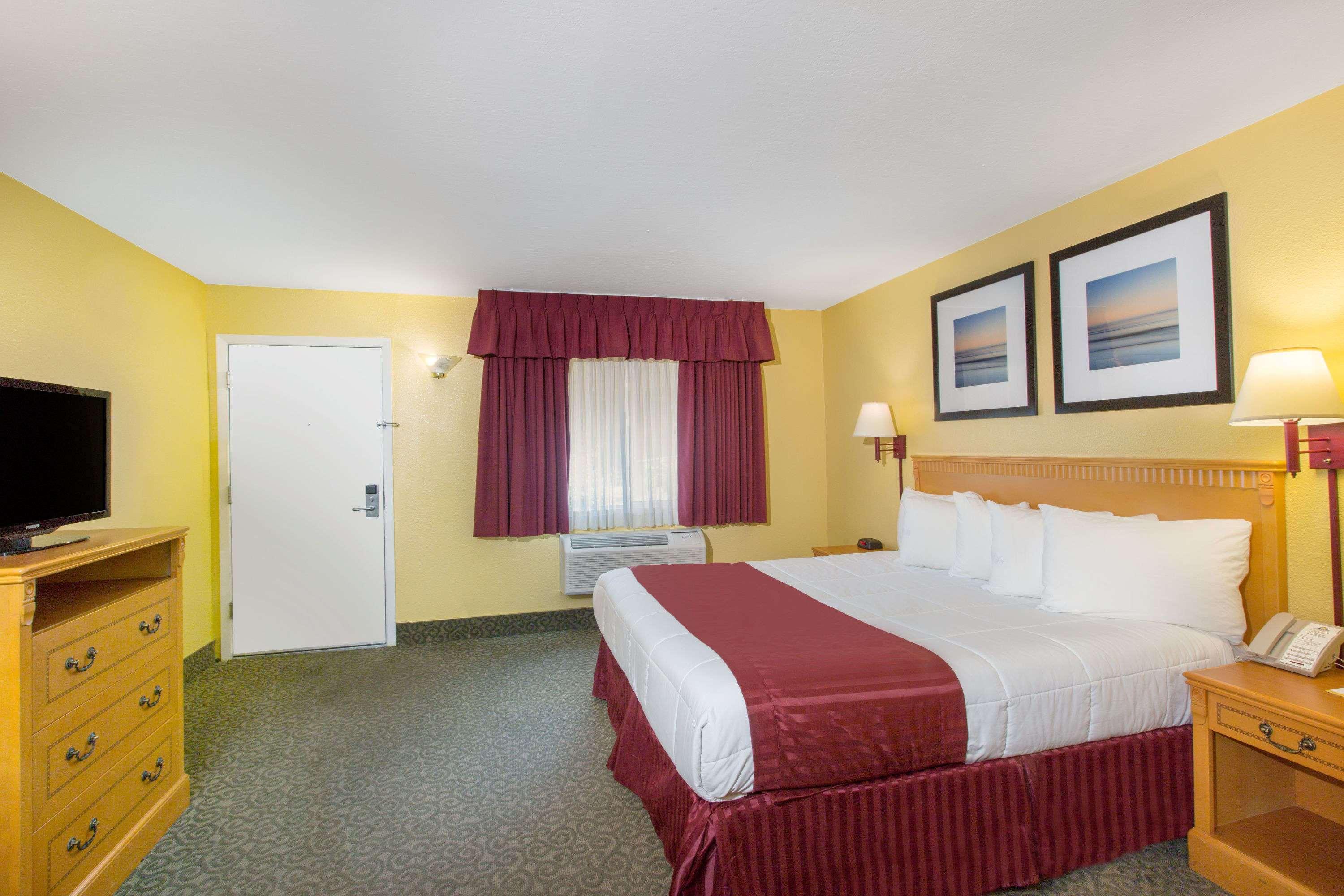 Days Inn Redwood City — photo 4