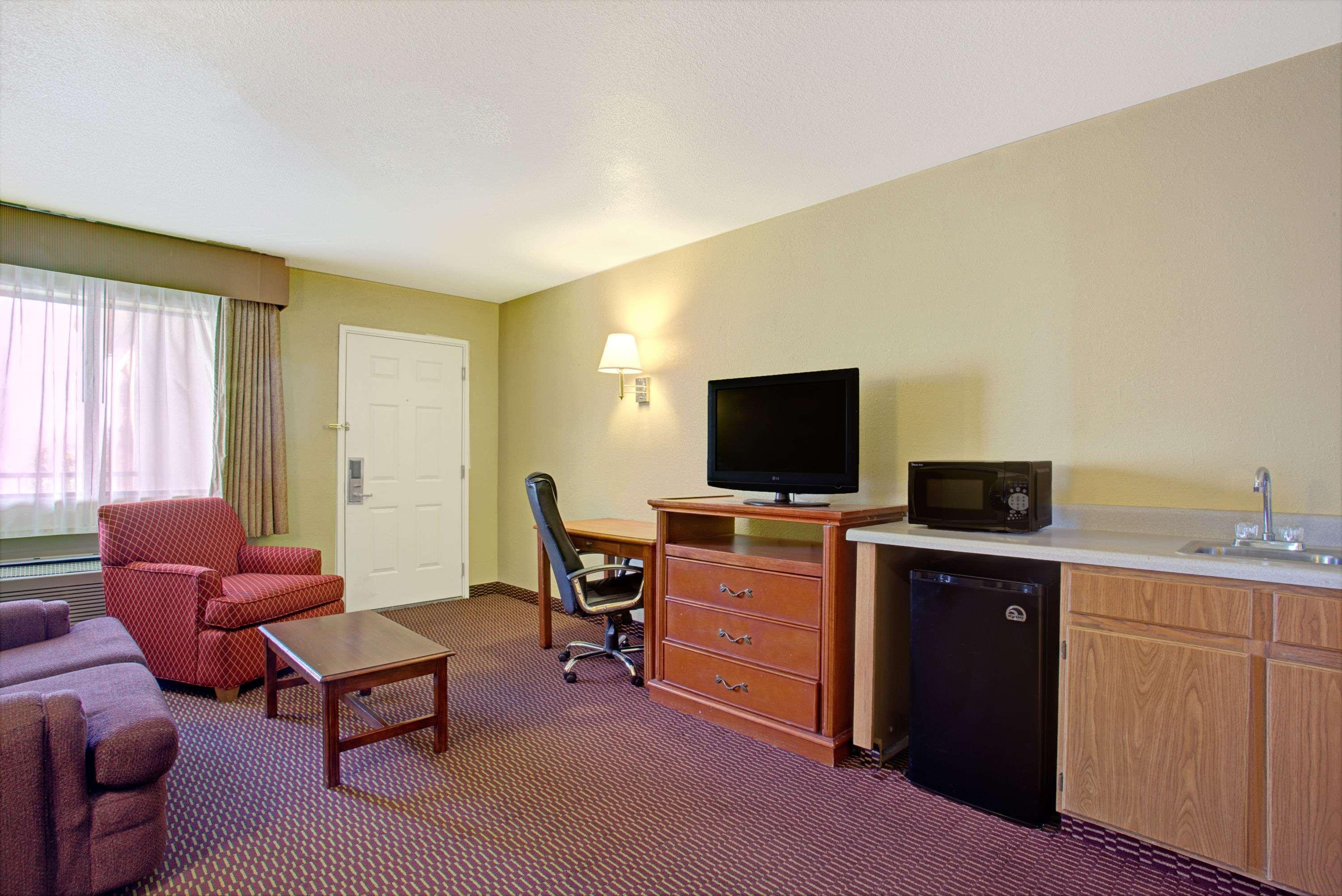 Travelodge Tucson — photo 4
