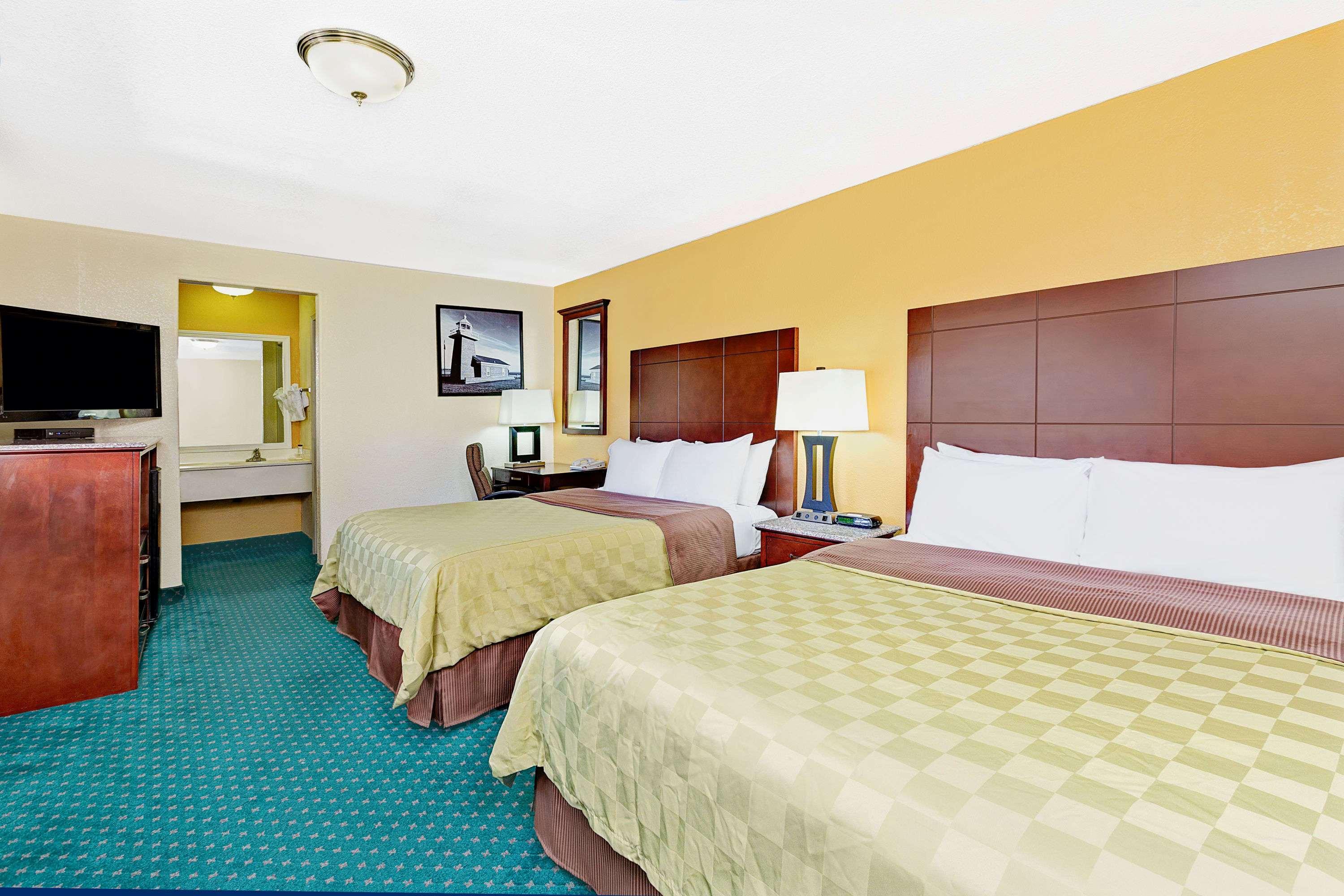 Ramada Limited Santa Cruz — photo 5