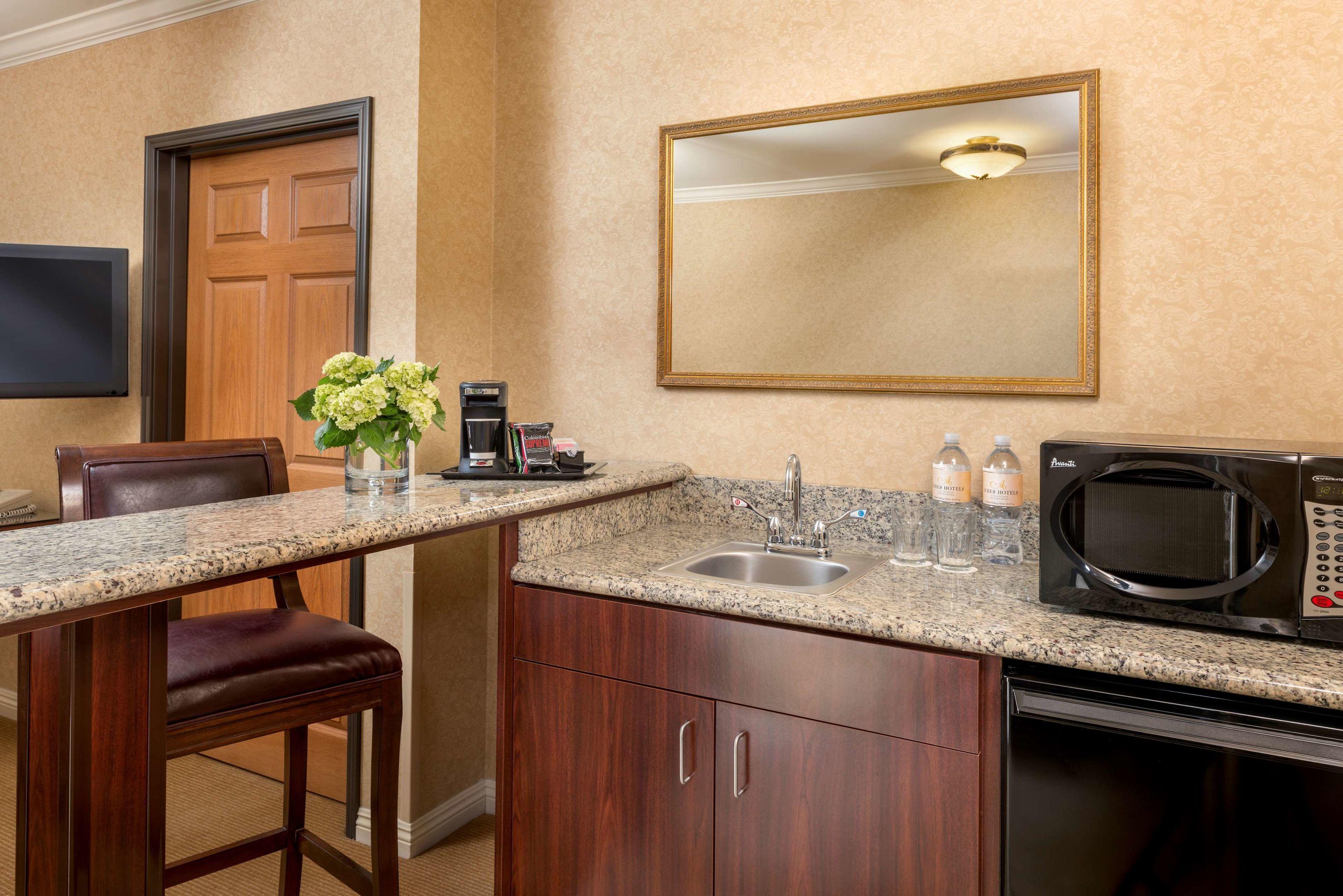 Ayres Suites Corona West — photo 3