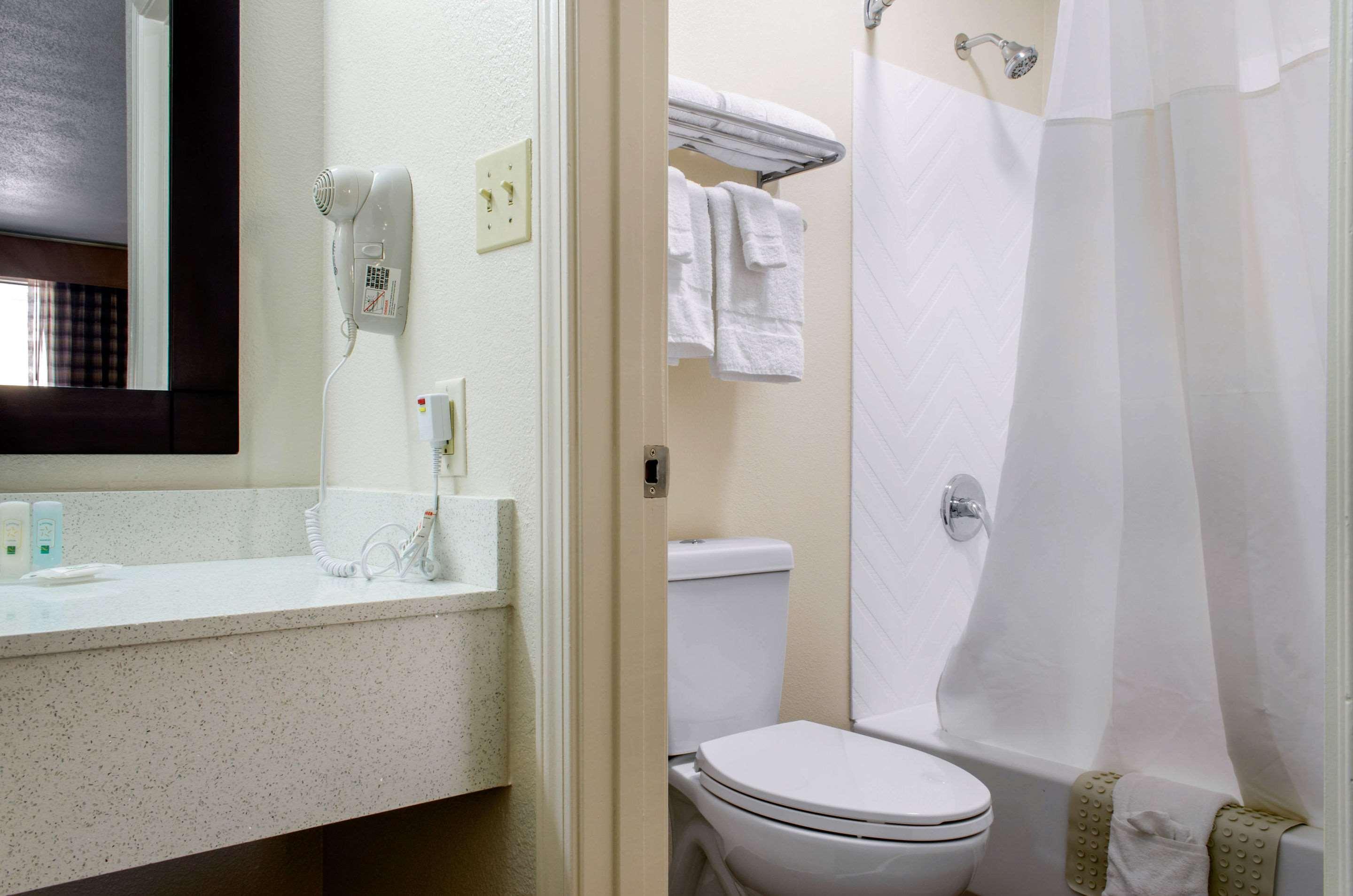 Quality Inn McComb — photo 4