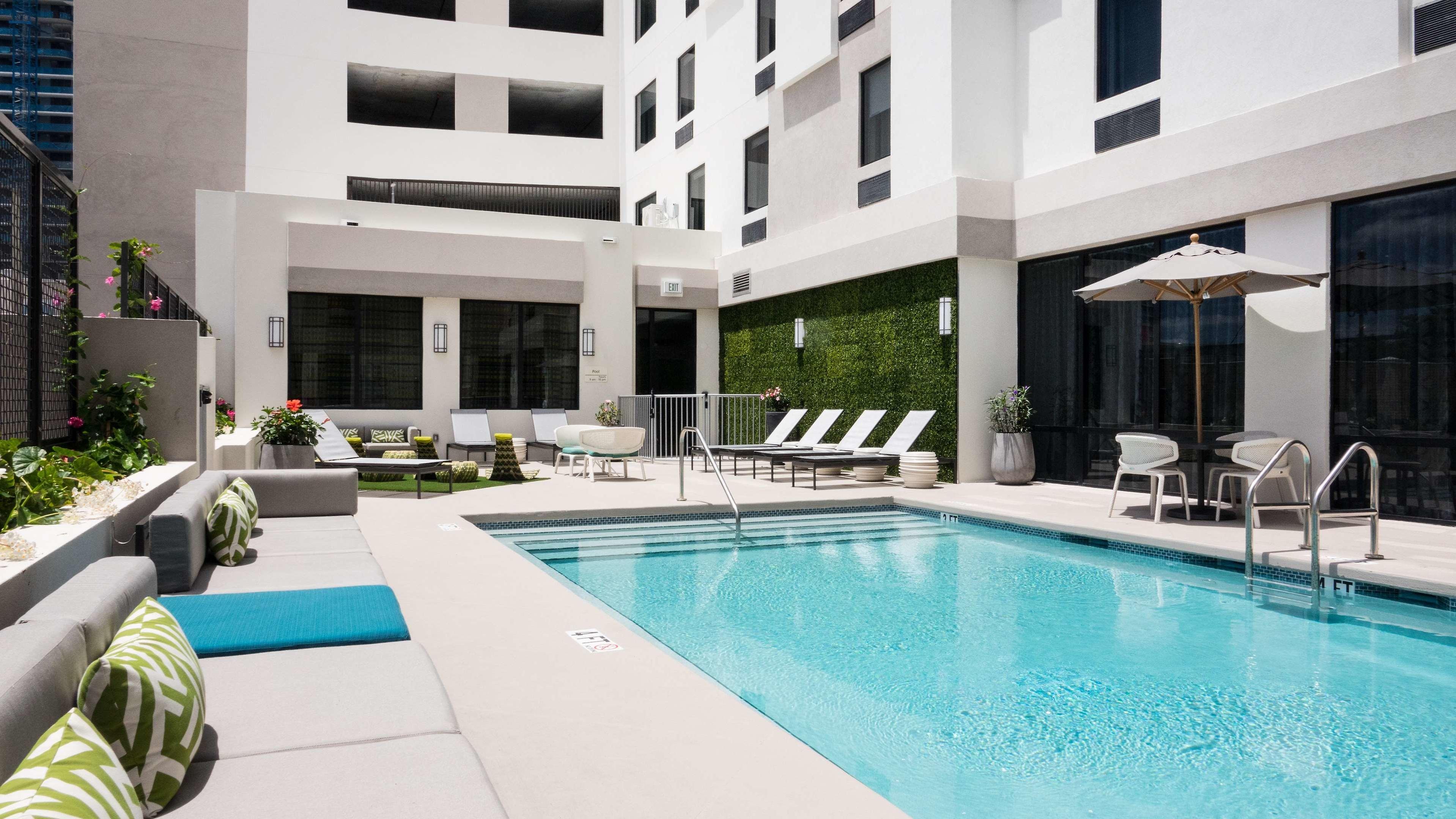 Hampton Inn & Suites Miami Midtown — photo 5