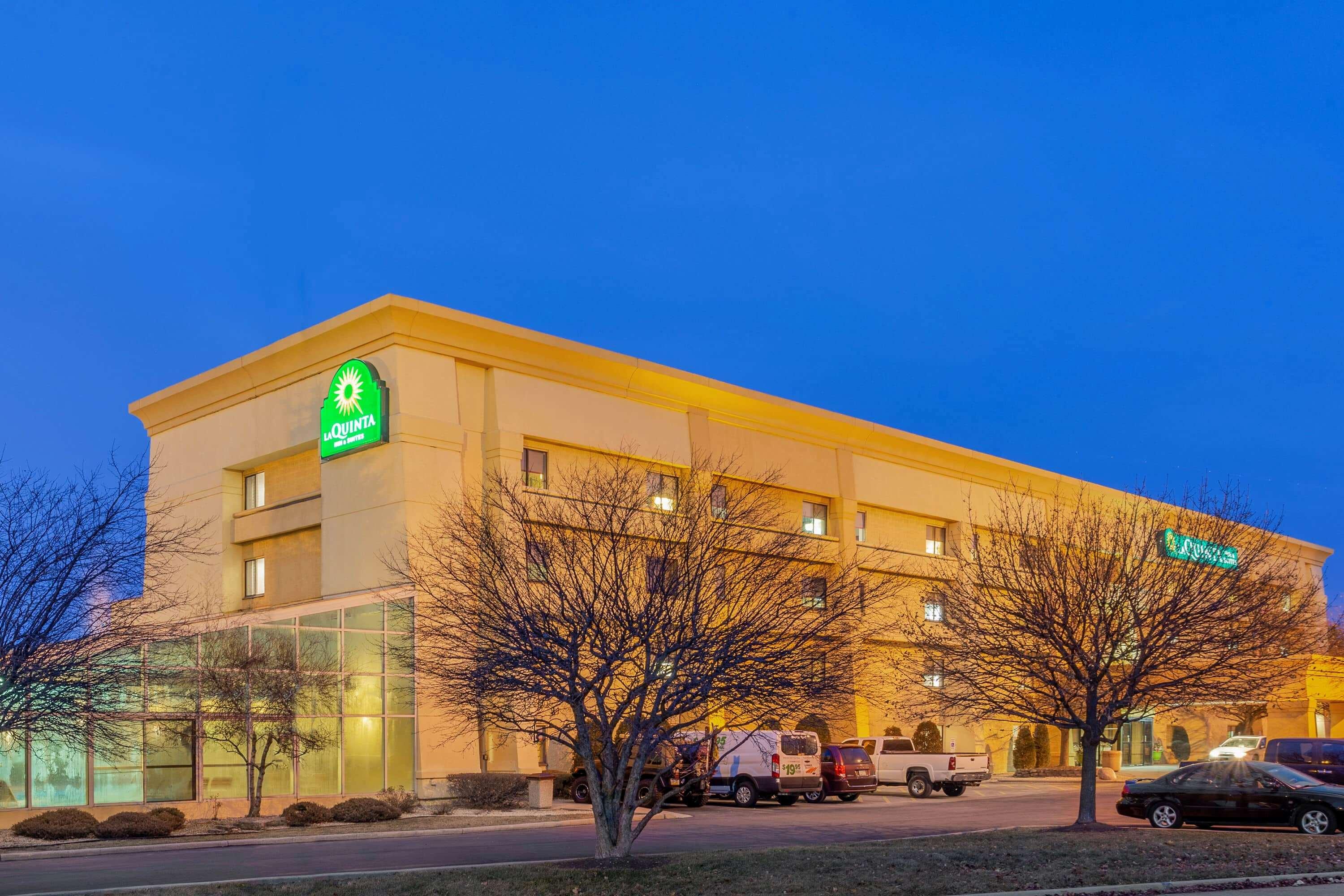 La Quinta Inn & Suites Chicago Tinley Park — photo 3