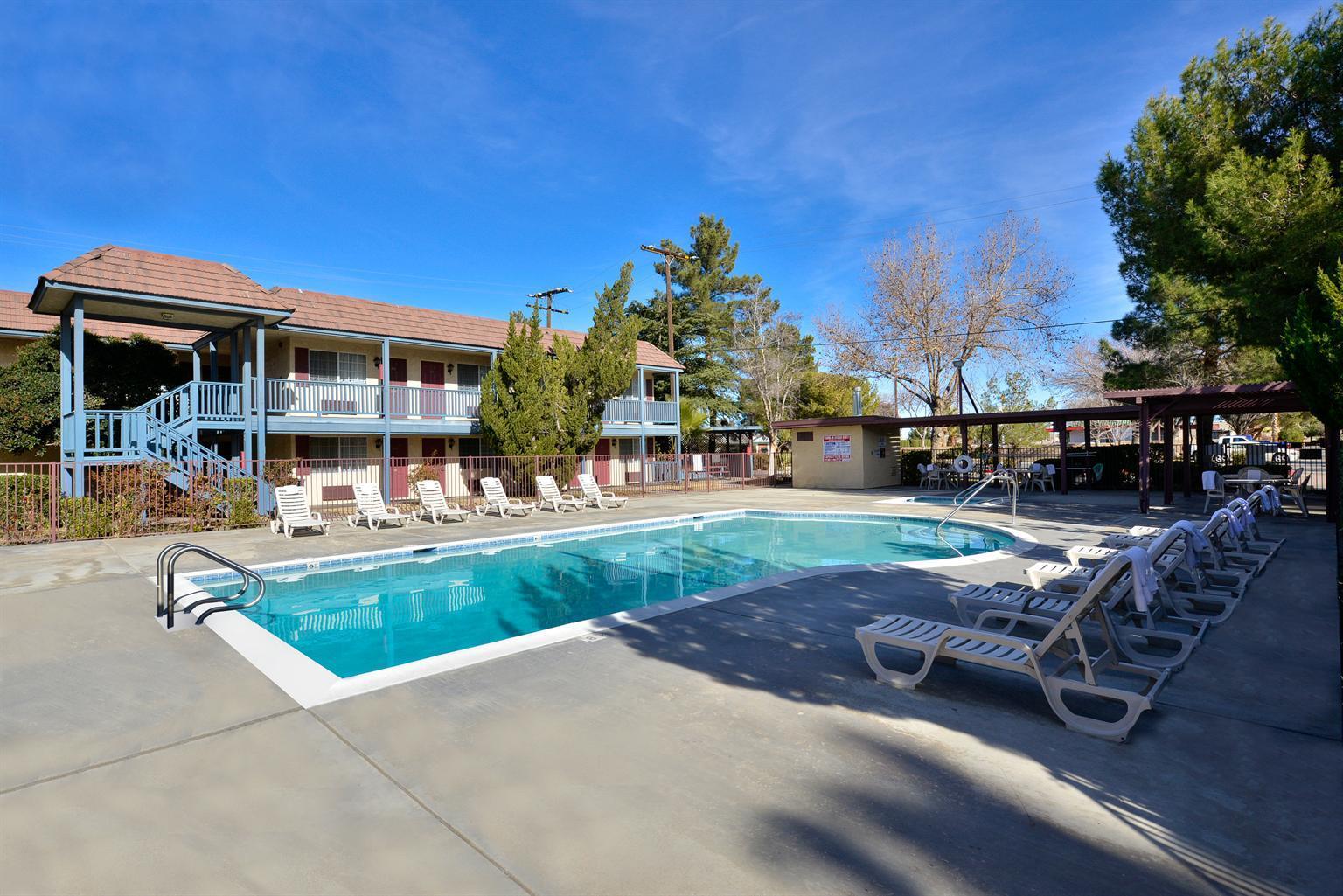 Americas Best Value Inn & Suites - Lancaster — photo 4