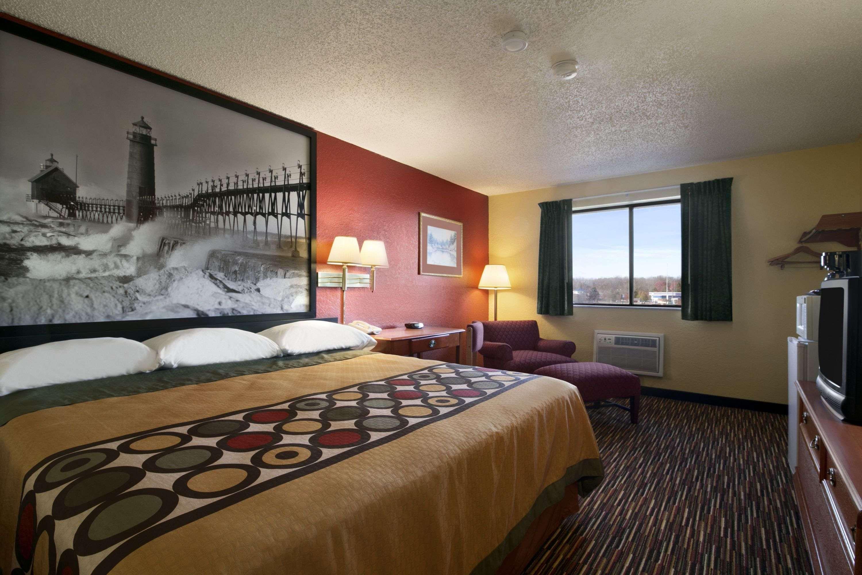Super 8 by Wyndham Kalamazoo — photo 5