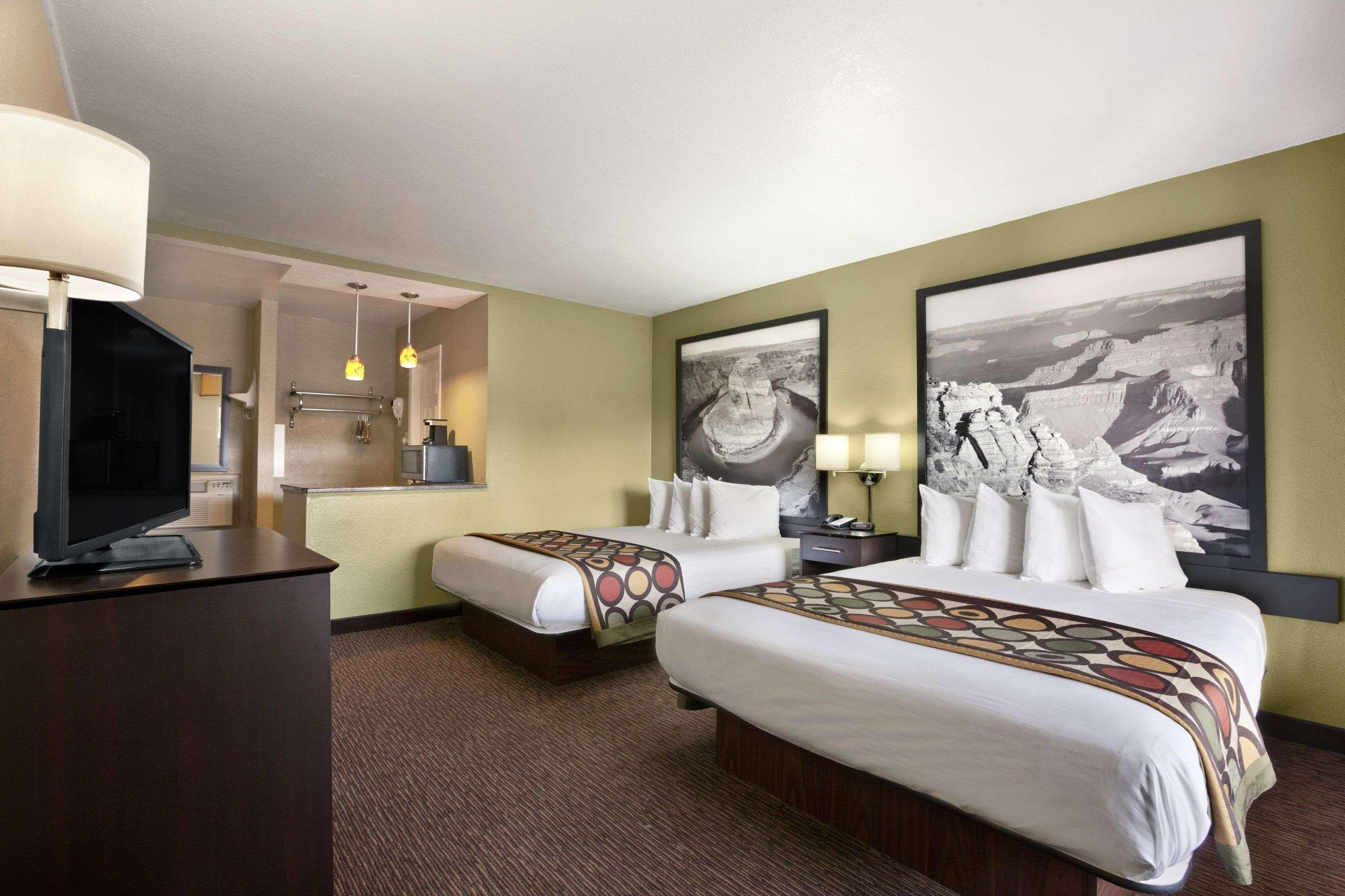 Super 8 by Wyndham NAU/Downtown Conference Center — photo 3