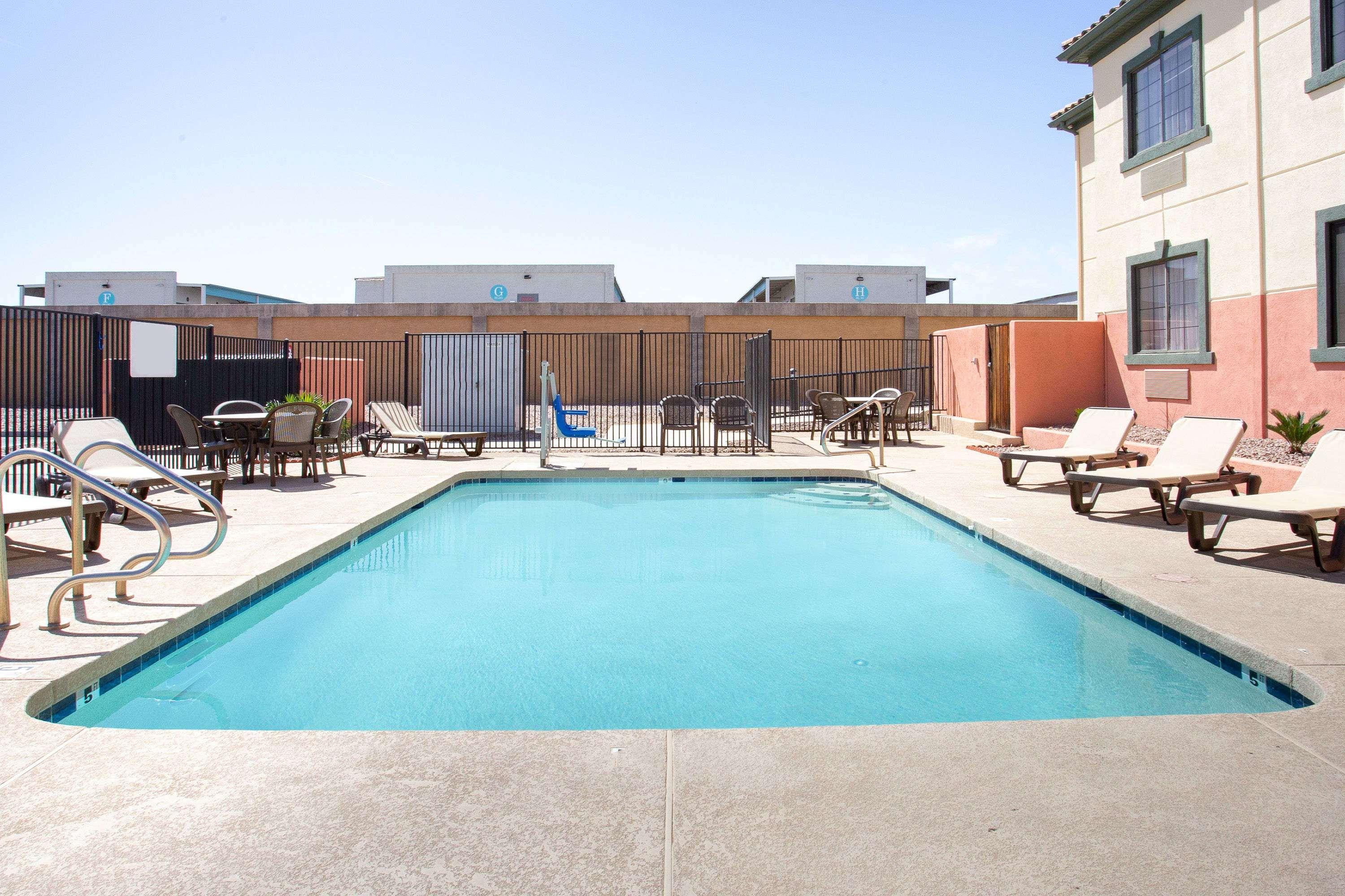 Baymont by Wyndham Phoenix I-10 near 51st Ave — photo 5