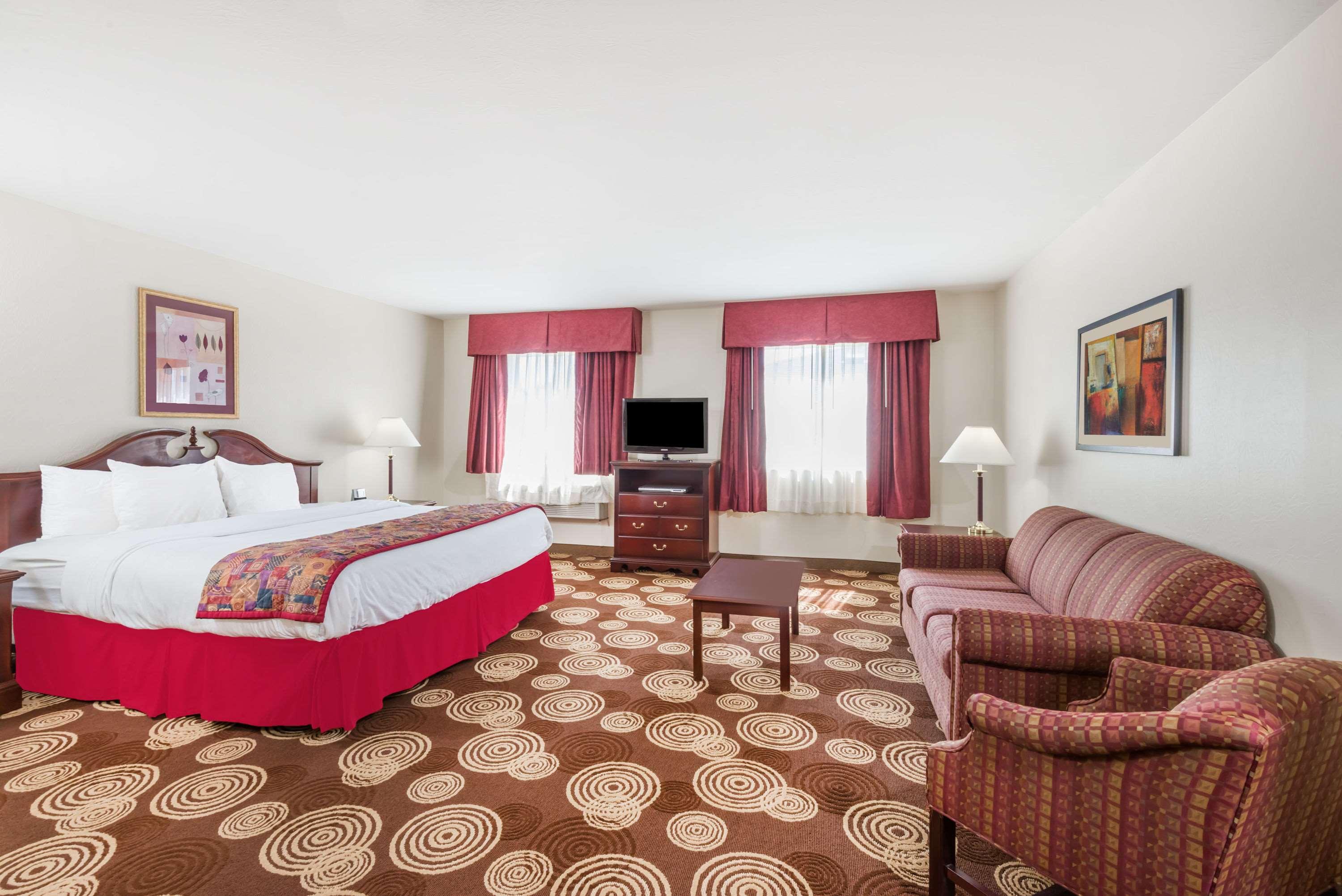 Hawthorn Suites by Wyndham Akron/Seville — photo 5