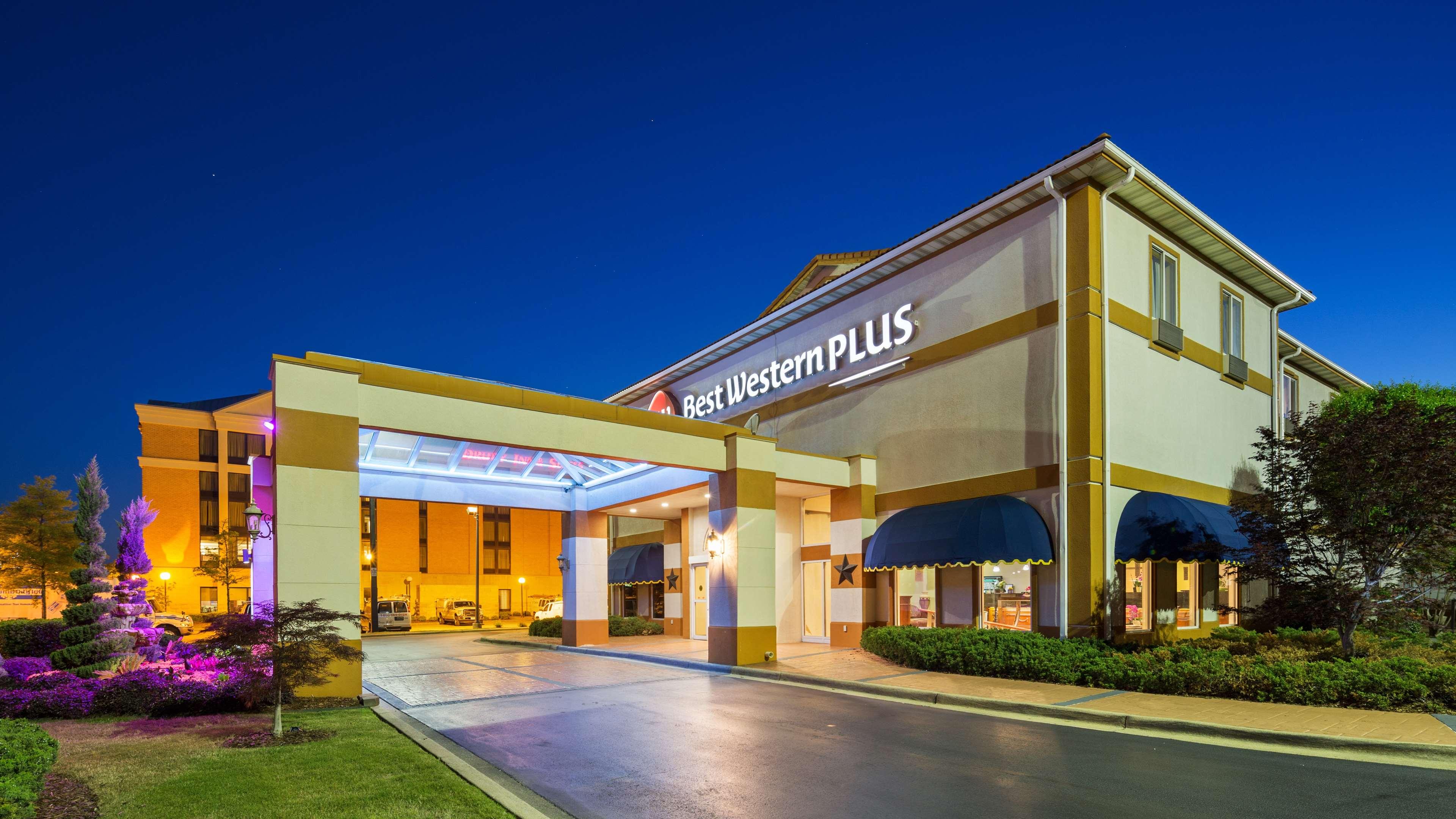 Best Western Plus Carlton Suites — photo 4