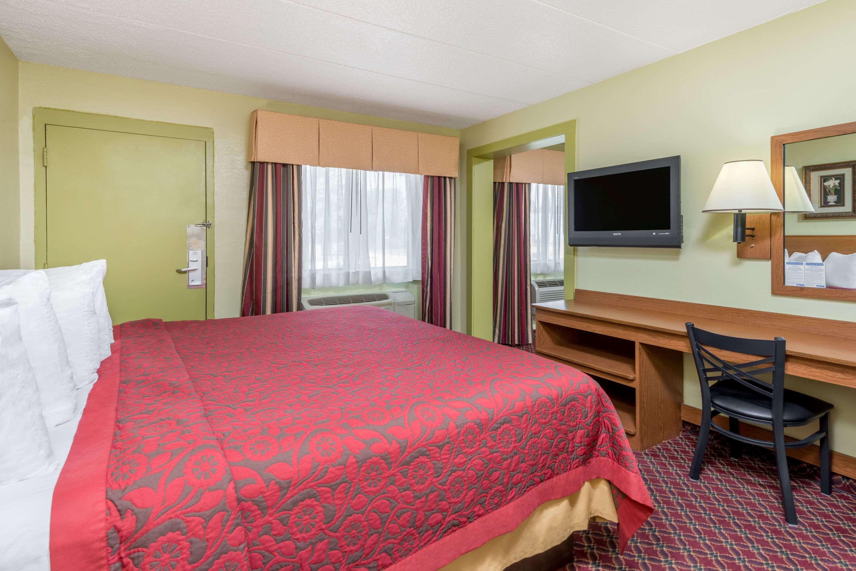 Days Inn & Suites by Wyndham Springfield on I-44 — photo 5