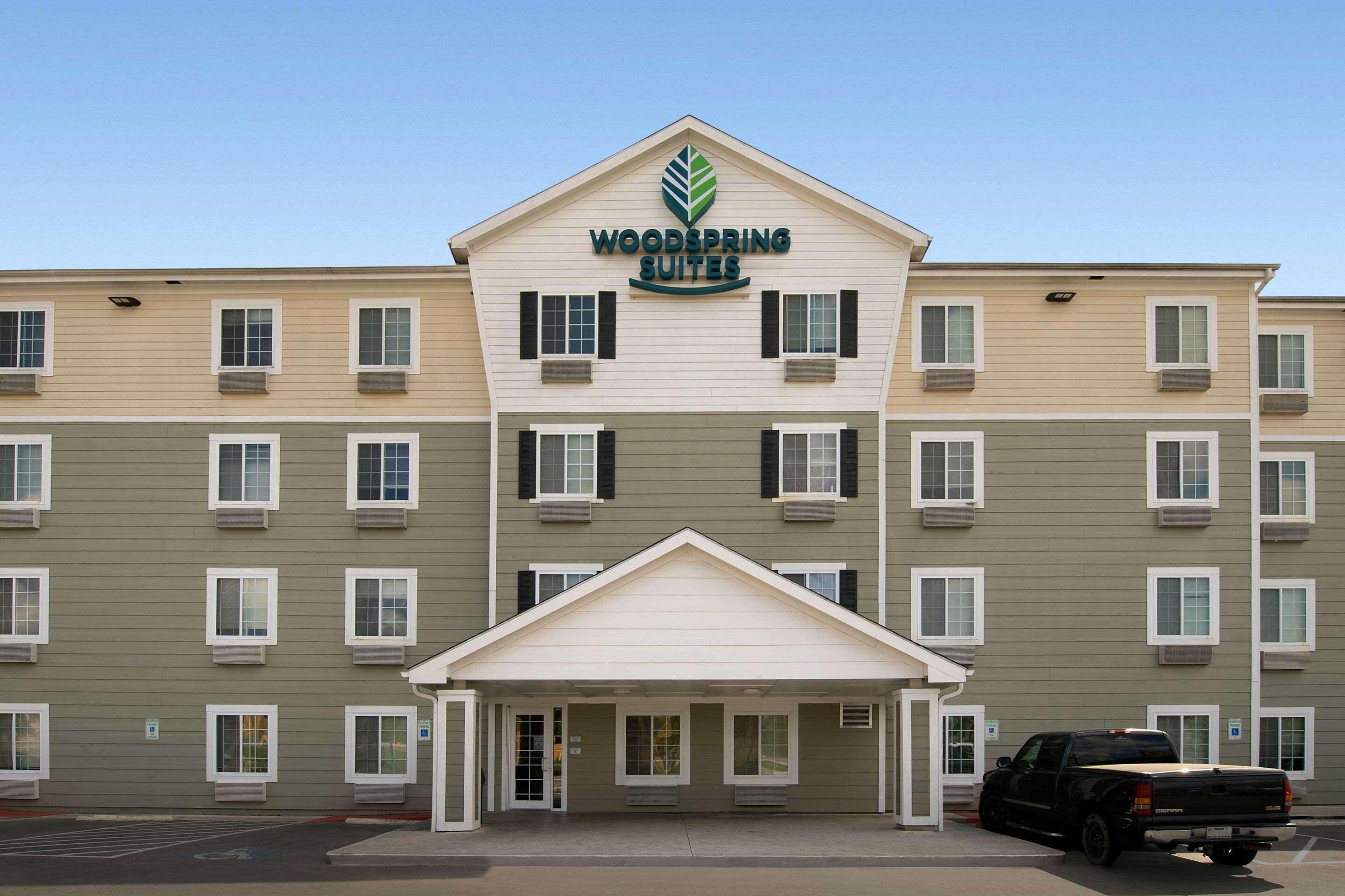 WoodSpring Suites San Antonio Fort Sam — photo 3