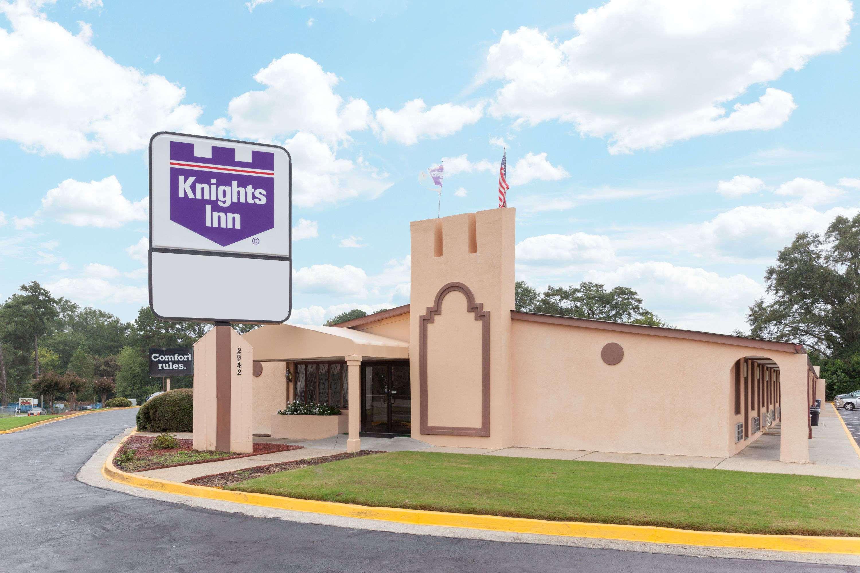 Knights Inn Tucker — photo 4