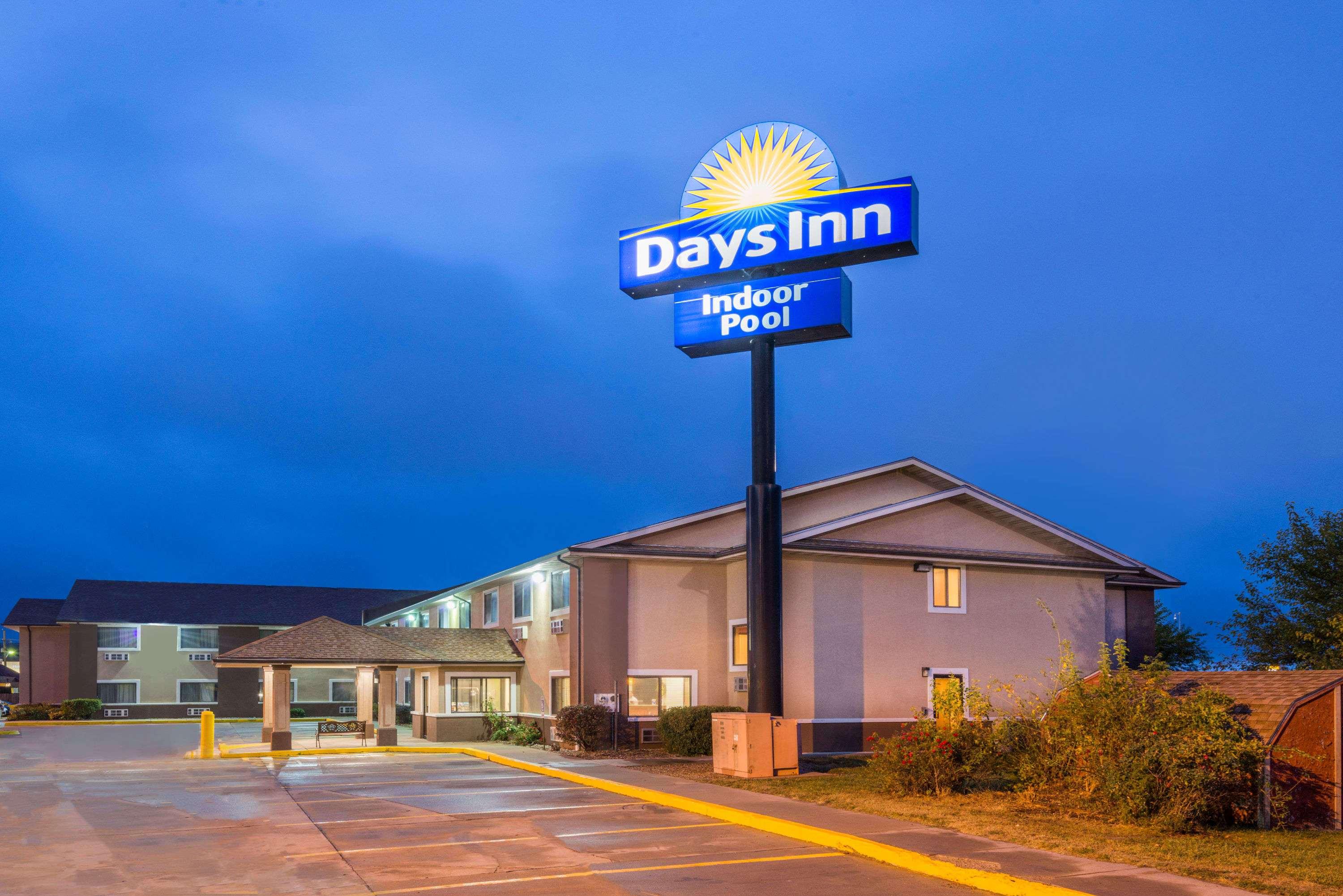 Days Inn by Wyndham Topeka — photo 5