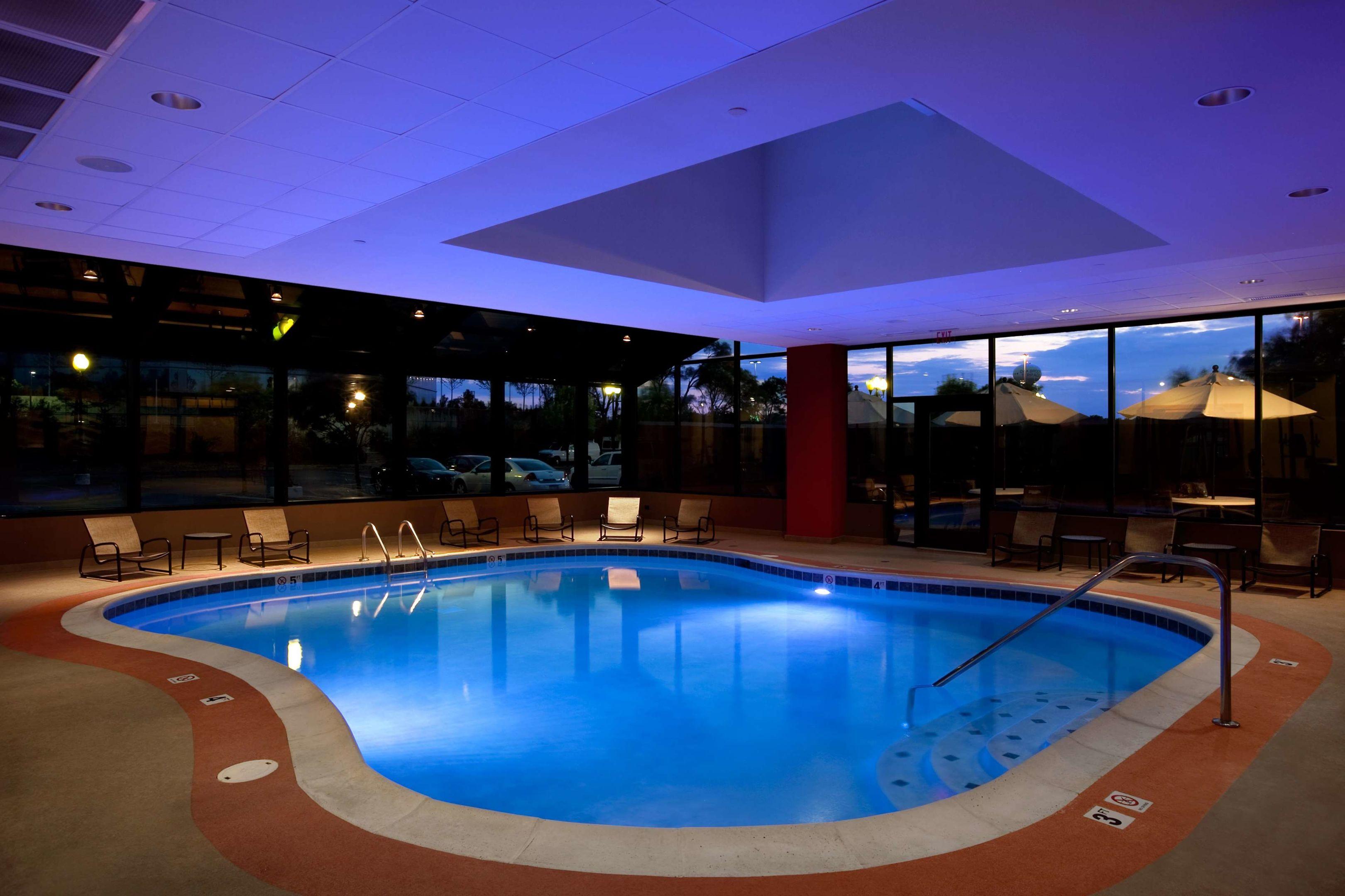 Hilton Chicago/Oak Brook Suites — photo 4