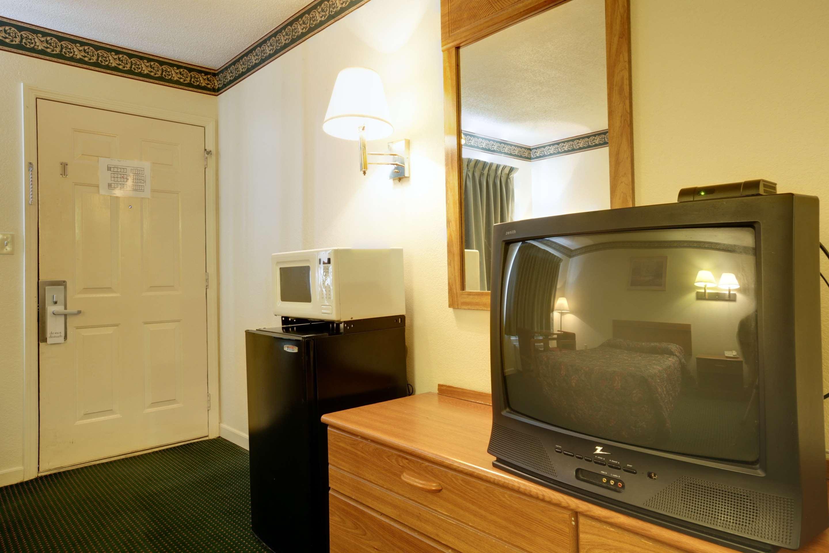 Americas Best Value Inn — photo 4
