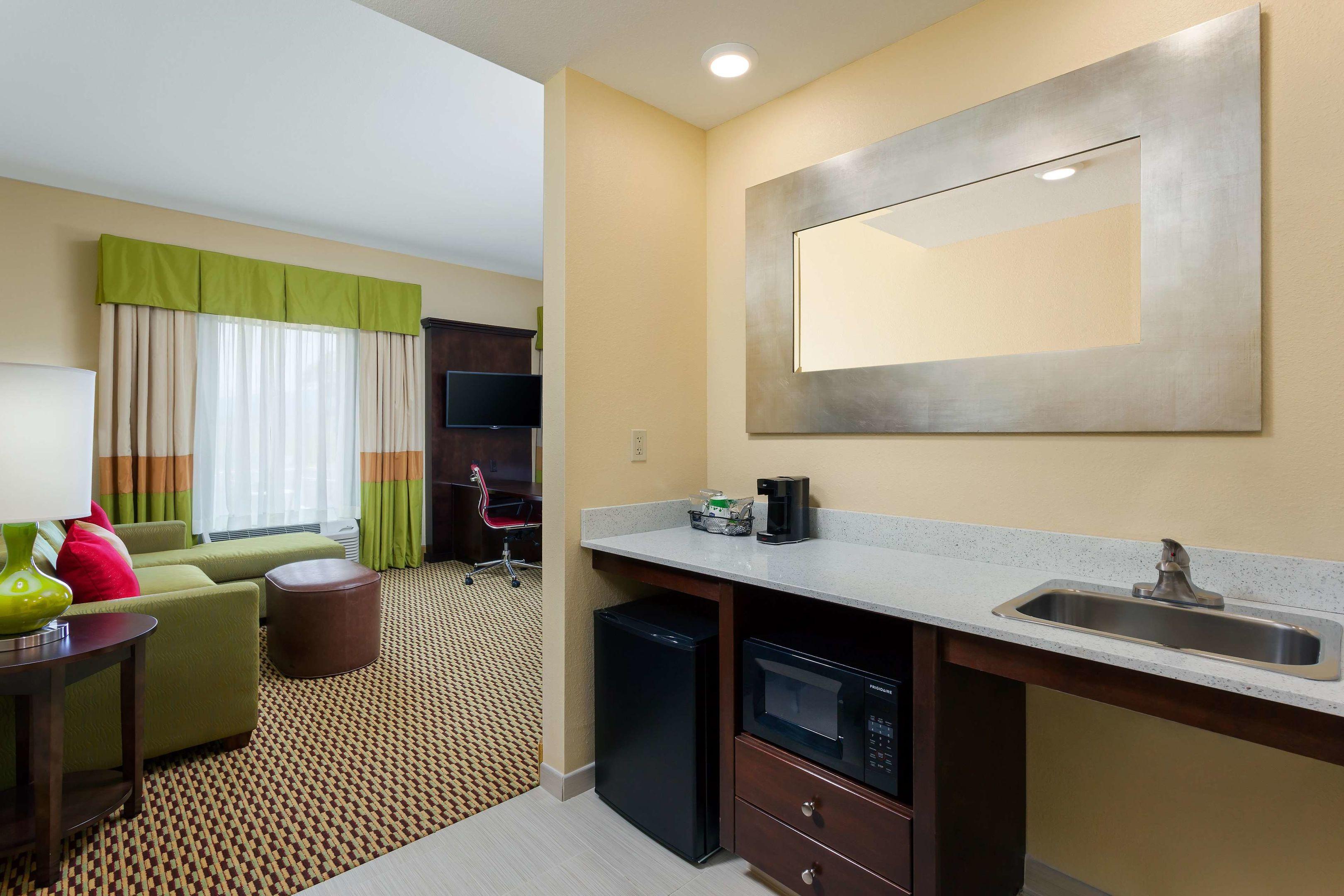Hampton Inn & Suites Williamsport- Faxon Exit — photo 5