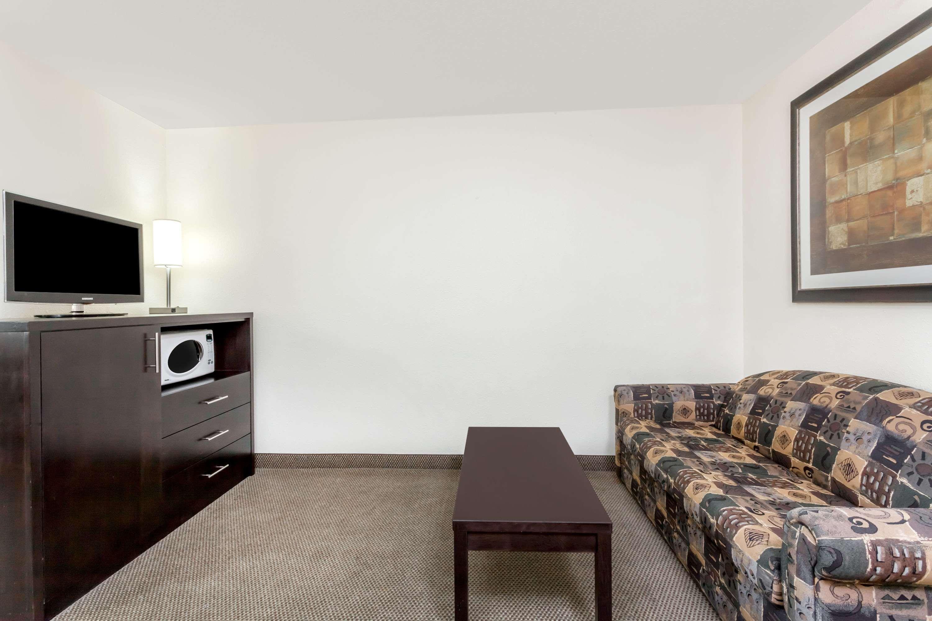 Super 8 by Wyndham Prince Albert — photo 4