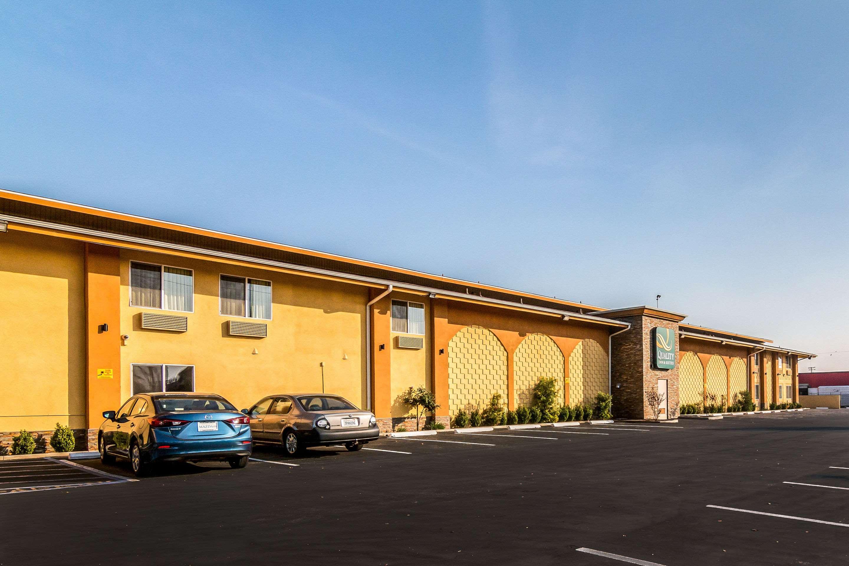 Quality Inn & Suites Bakersfield