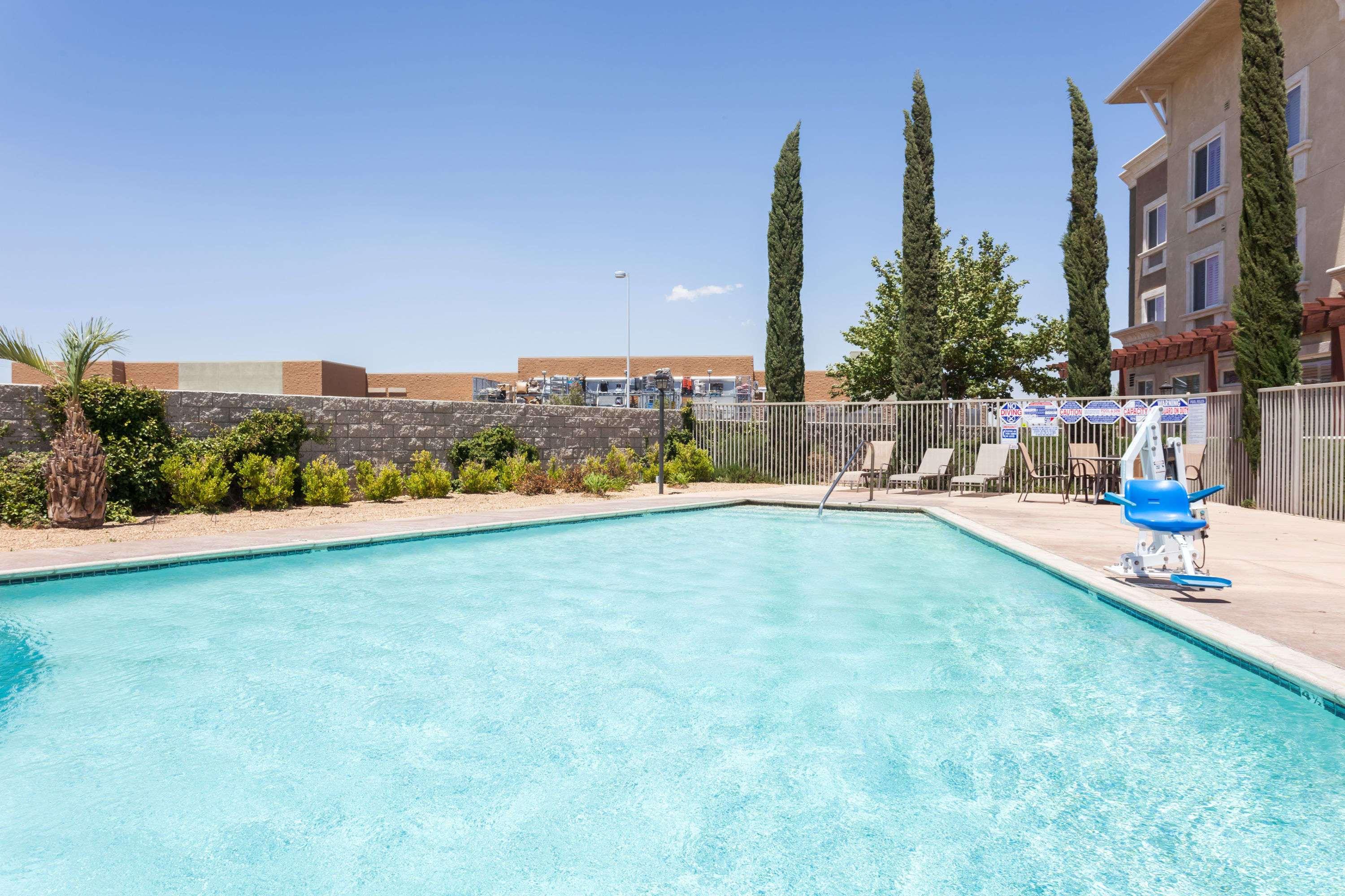 Hawthorn Suites by Wyndham Victorville — photo 3