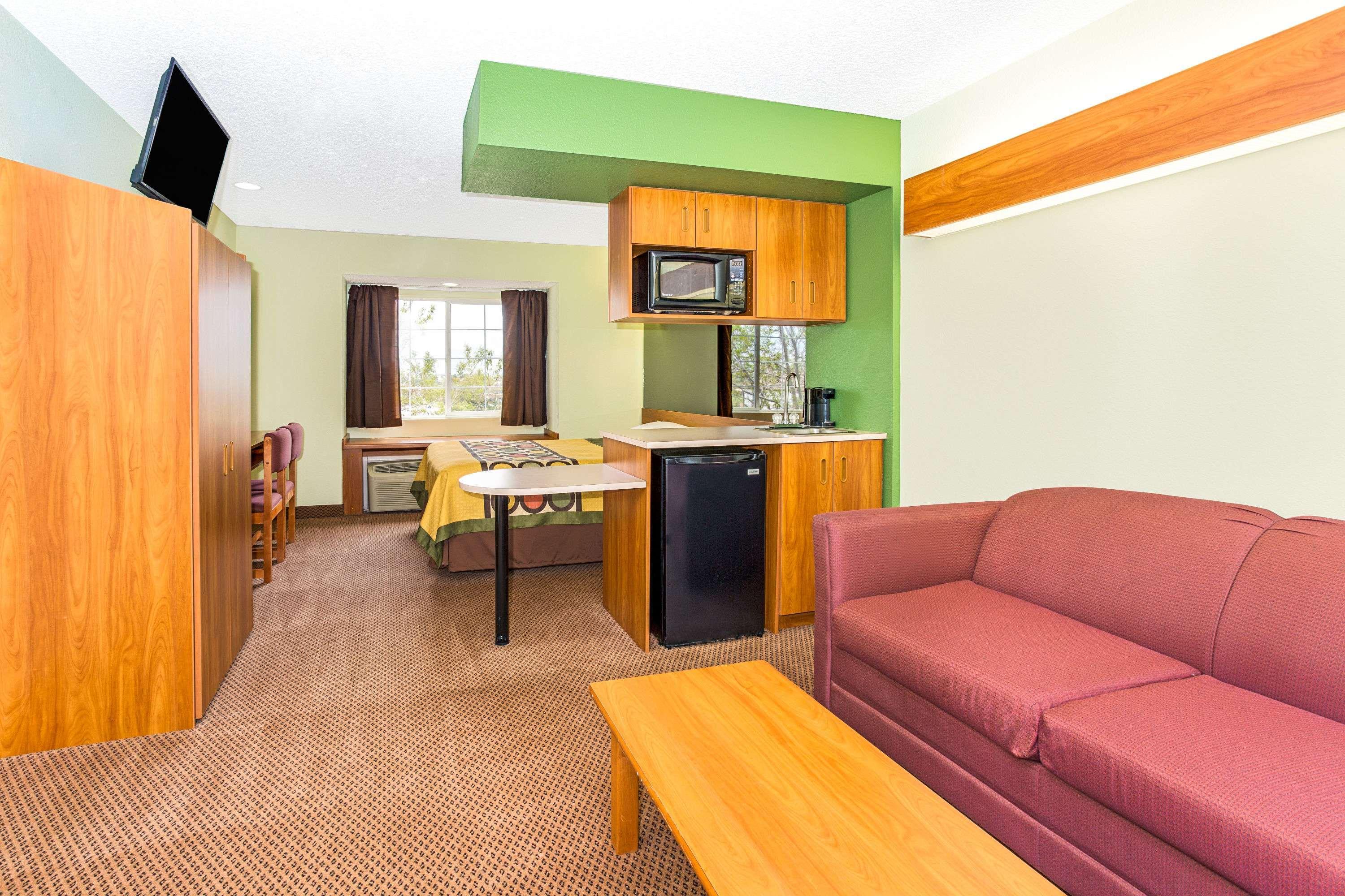 Super 8 by Wyndham Parker/SE Denver Area — photo 4