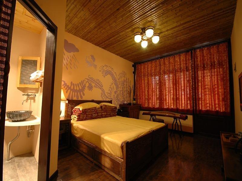 China Lounge Courtyard Boutique — photo 5