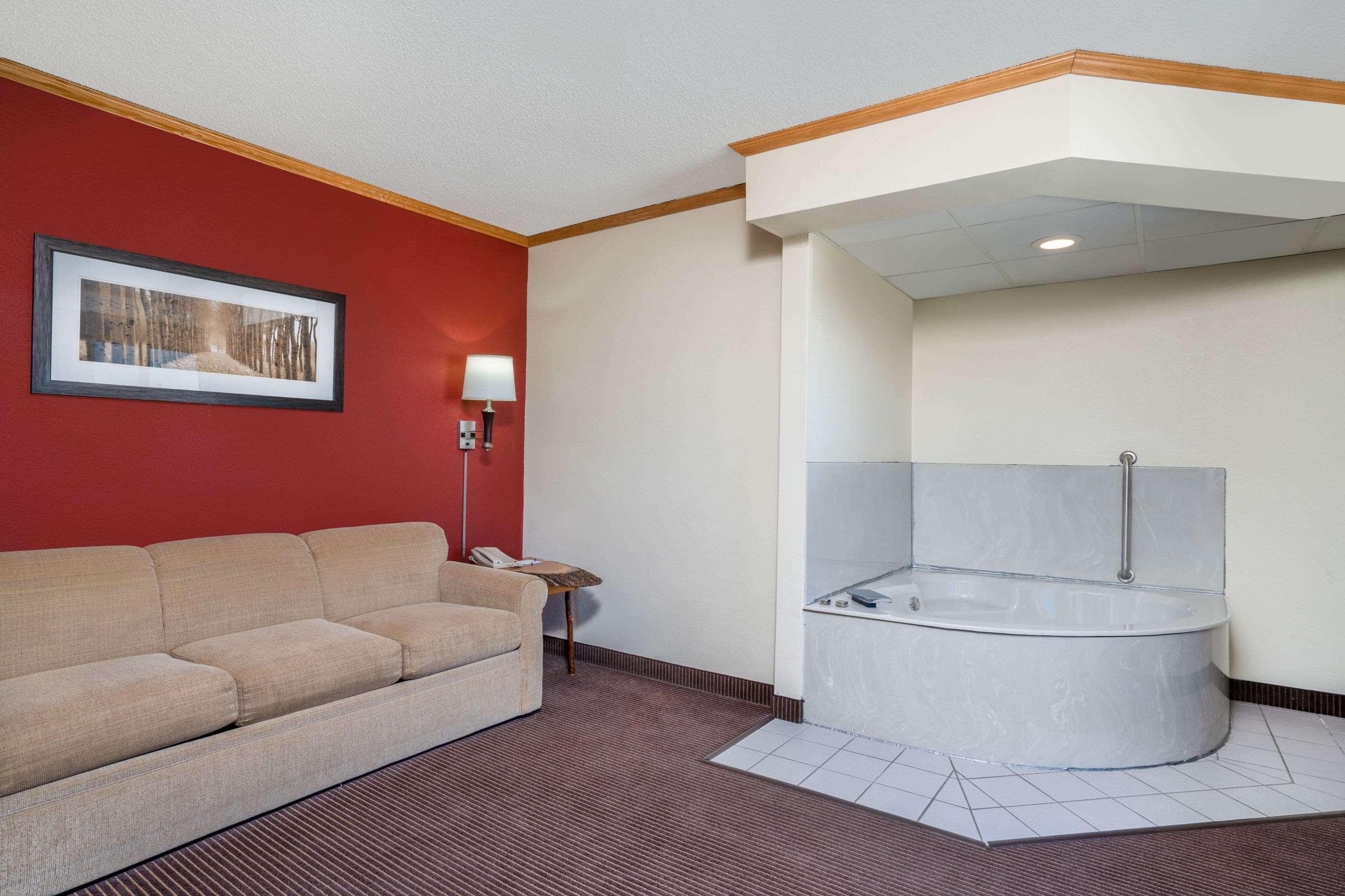AmericInn by Wyndham Park Rapids — photo 5
