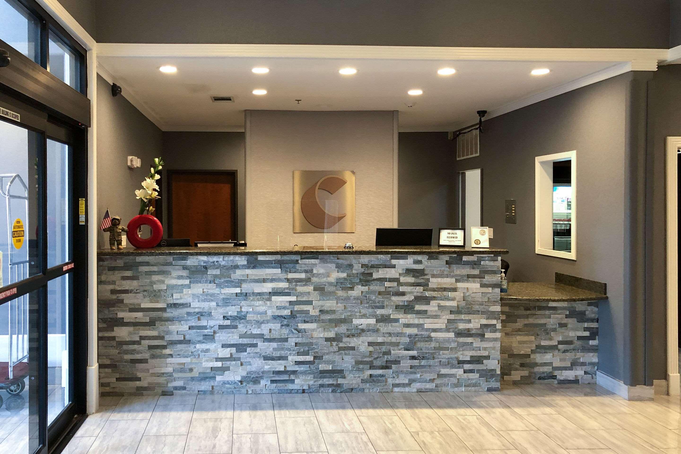 Comfort Inn & Suites — photo 4