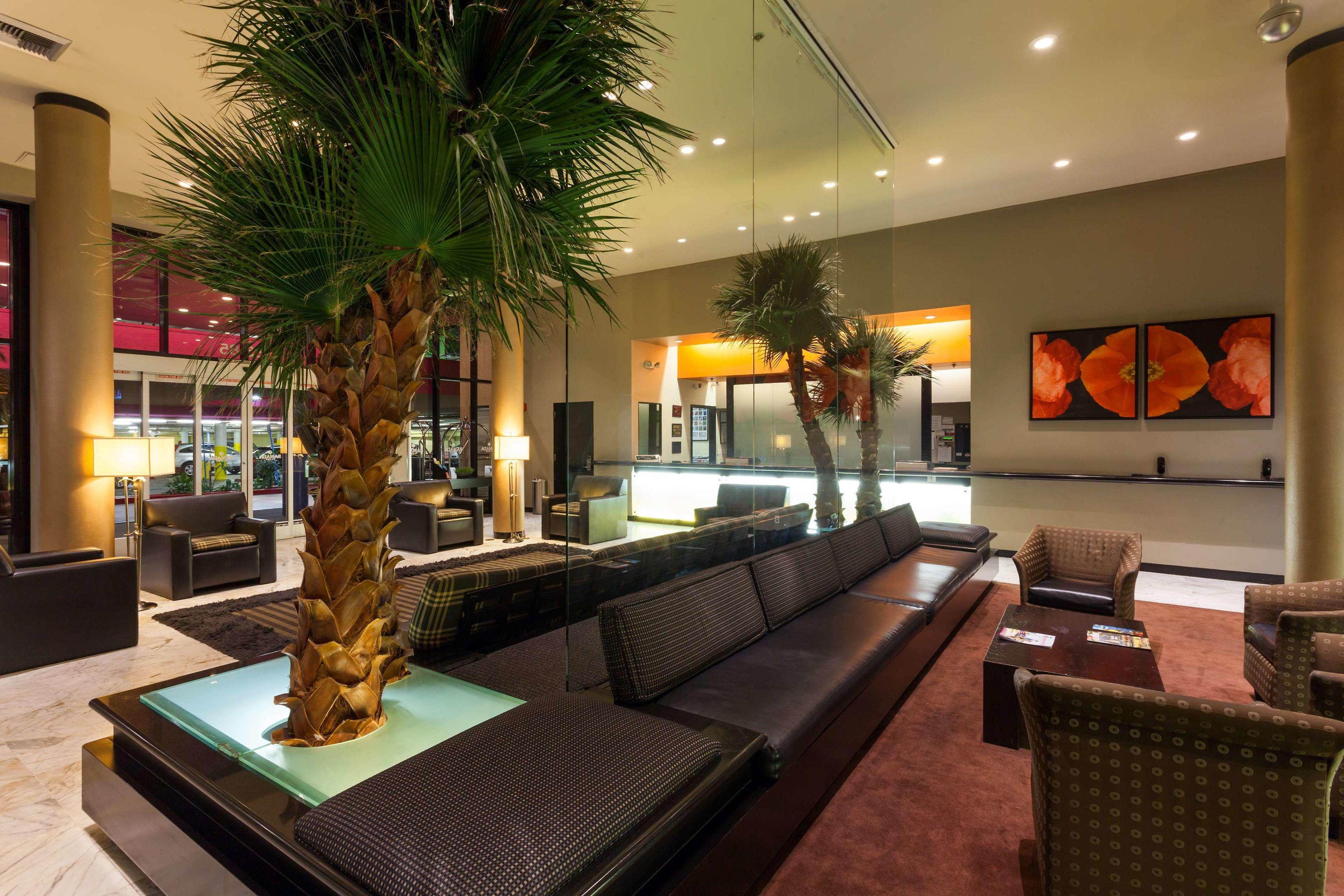 Ramada Plaza by Wyndham West Hollywood Hotel & Suites — photo 5