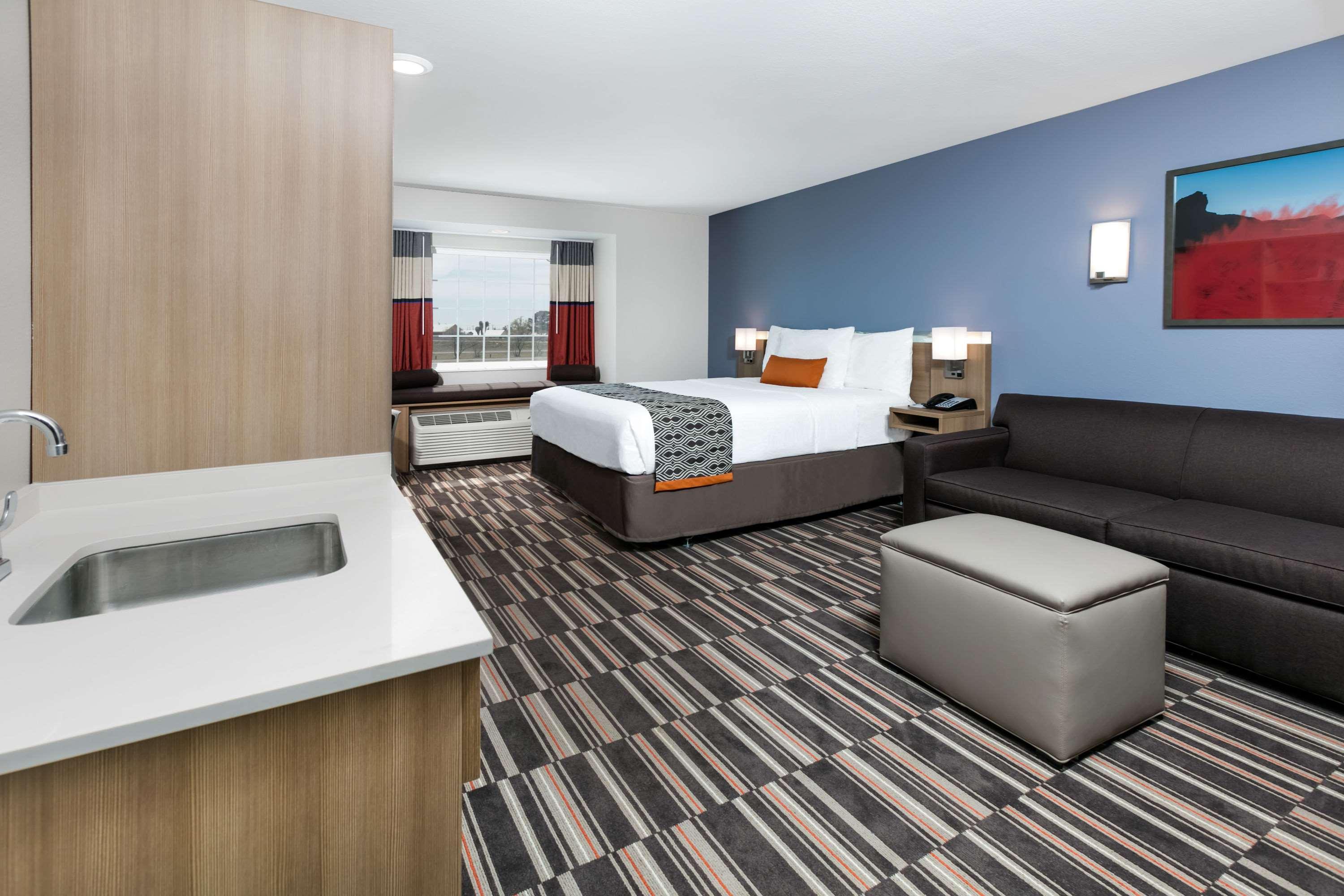 Microtel Inn and Suites by Wyndham Monahans — photo 5