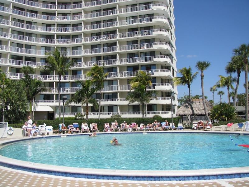 South Seas Towers Condominiums — photo 3