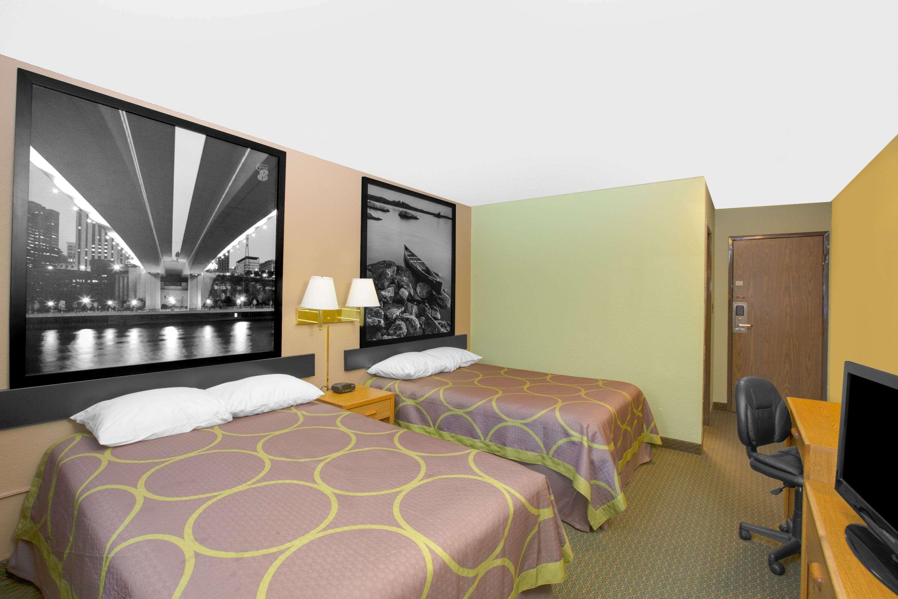 Super 8 by Wyndham Worthington Minnesota — photo 5