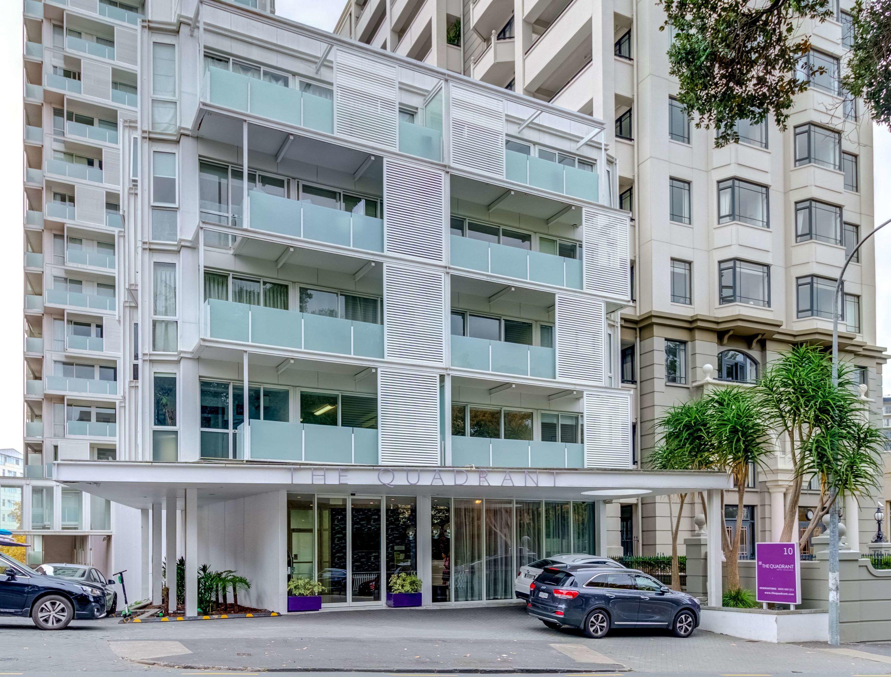 Quadrant Hotel & Suites — photo 4