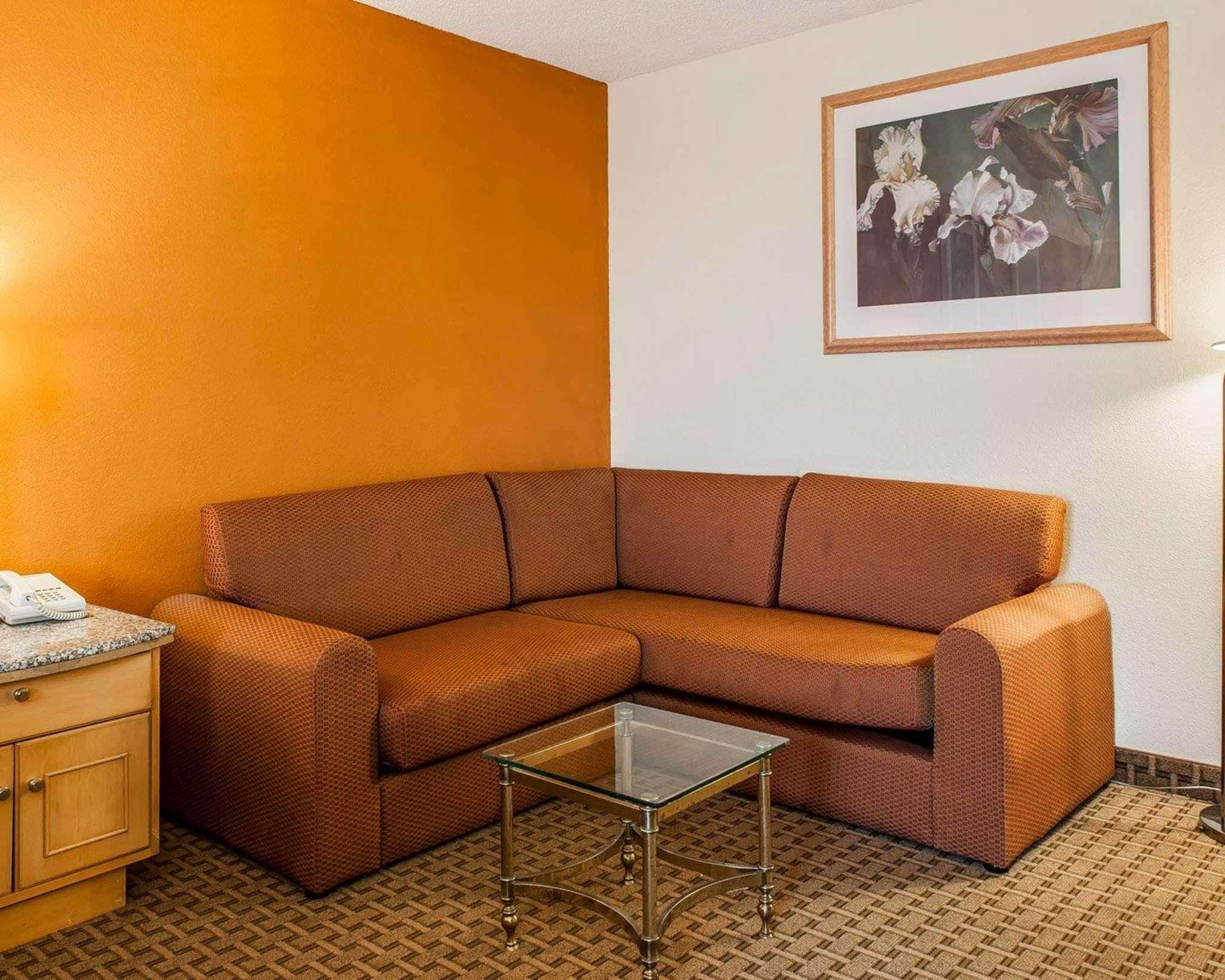 Quality Inn & Suites Shelbyville I-74 — photo 4