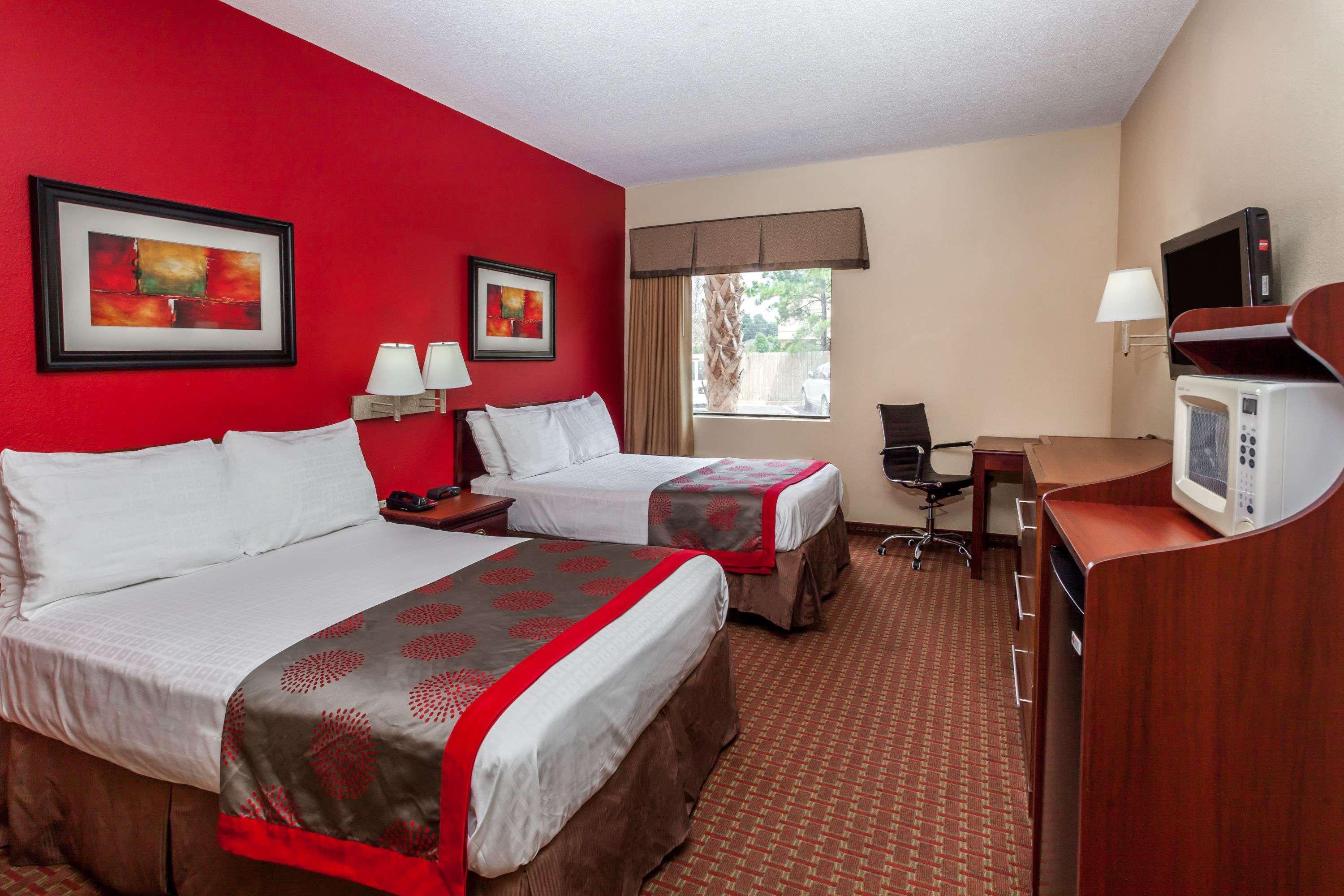 Ramada by Wyndham Locust Grove — photo 5