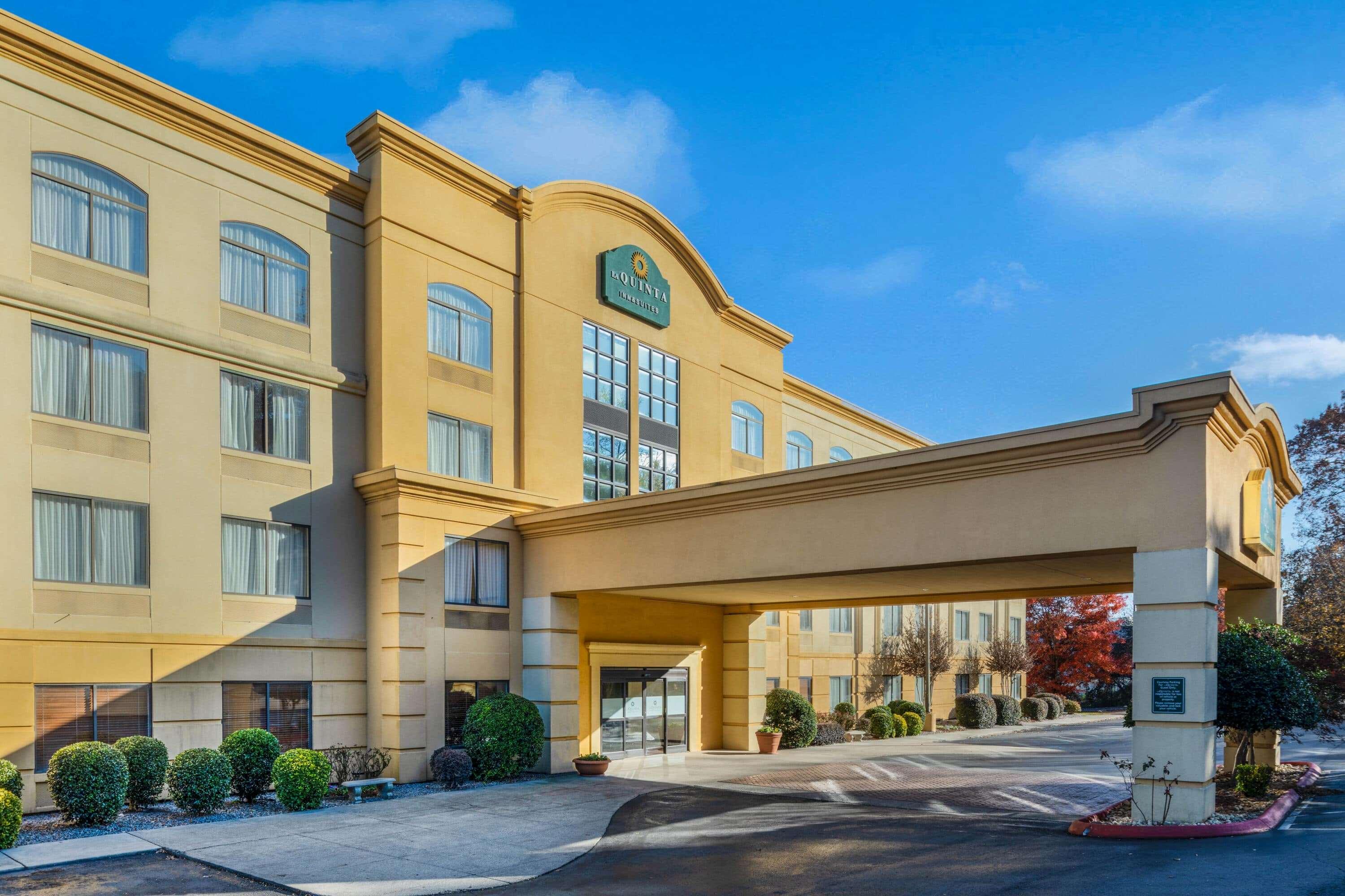 La Quinta Inn & Suites by Wyndham Dalton — photo 4
