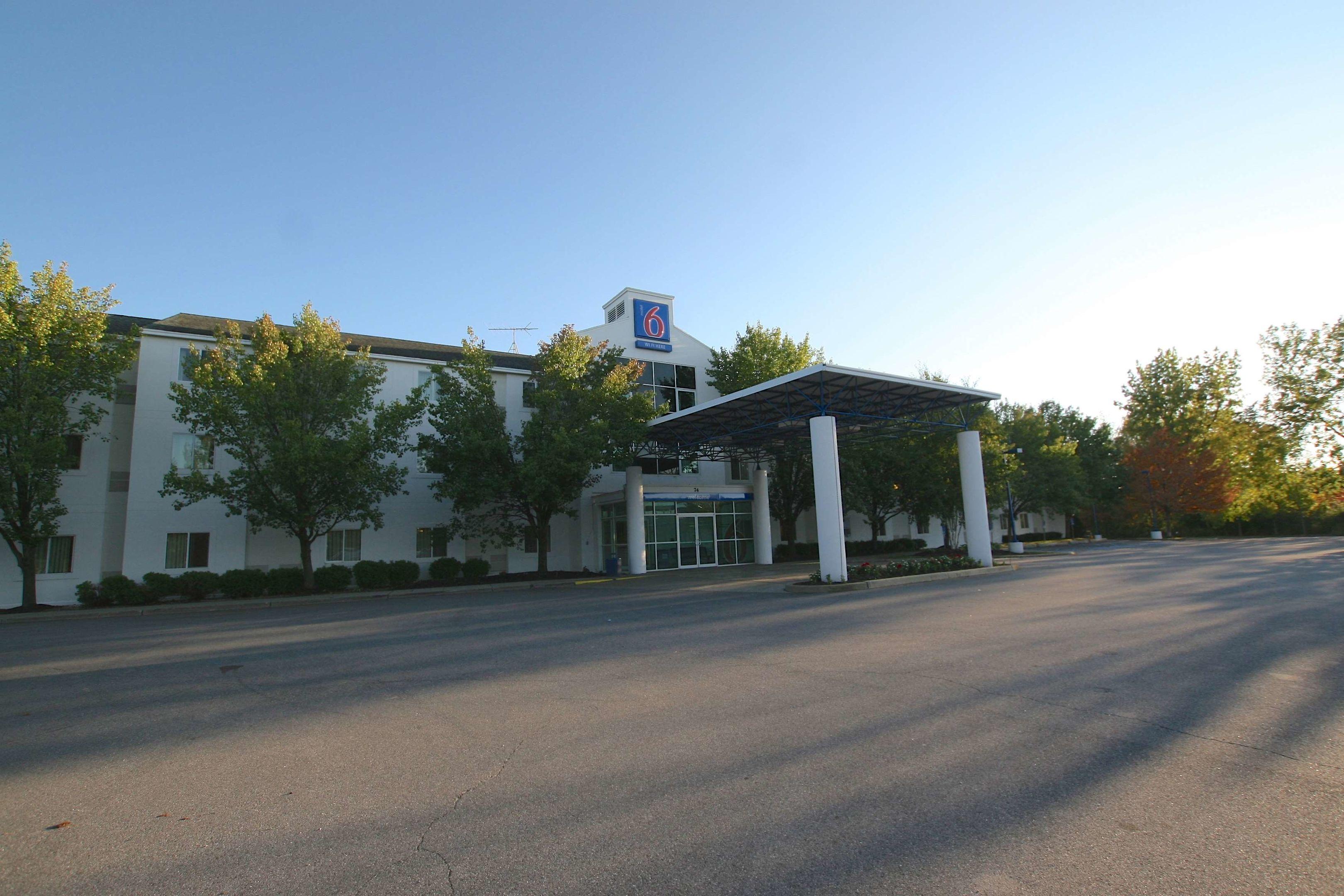 Motel 6 Burlington - Colchester — photo 3
