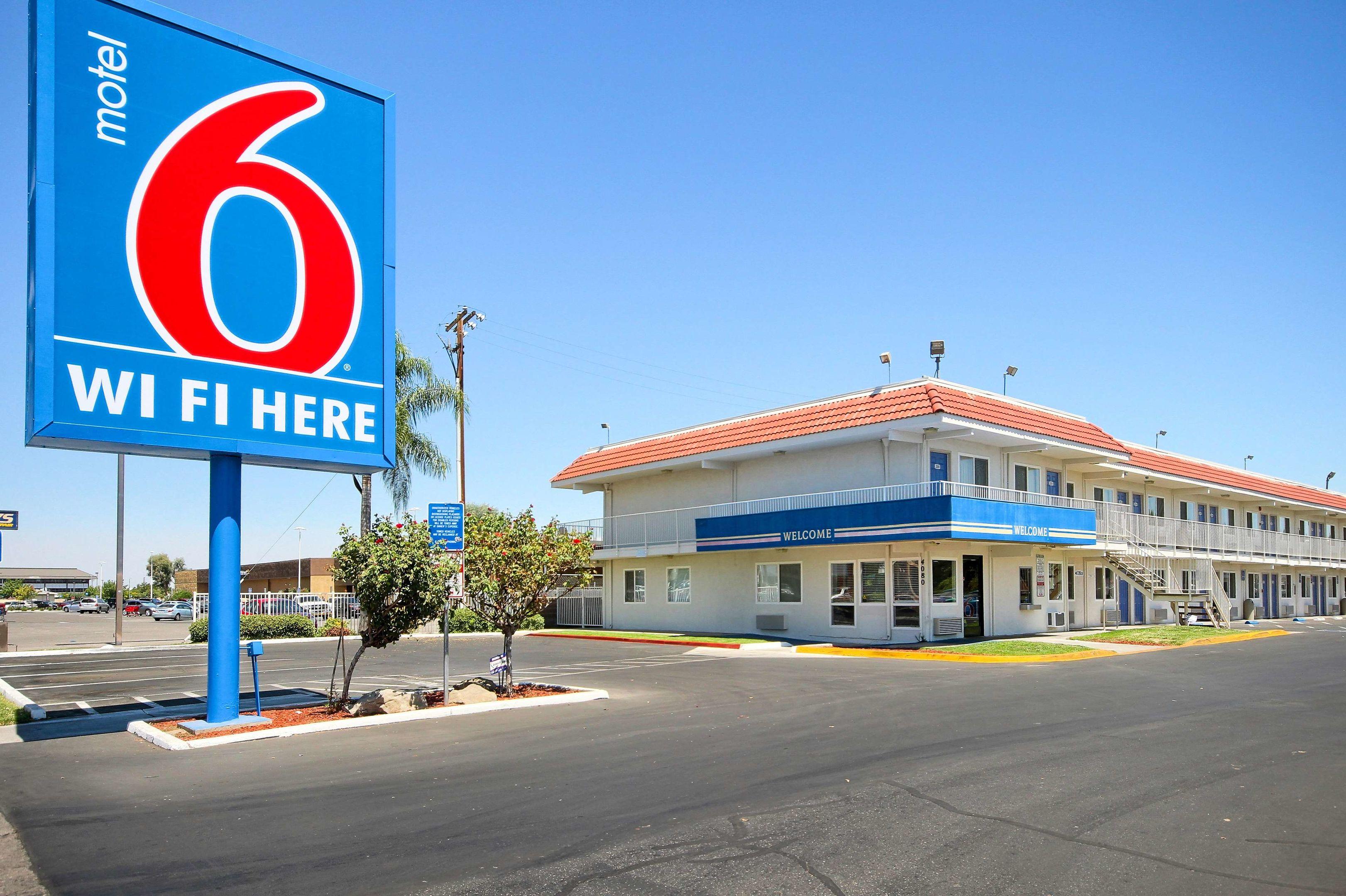 Motel 6 Fresno - Blackstone South — photo 4