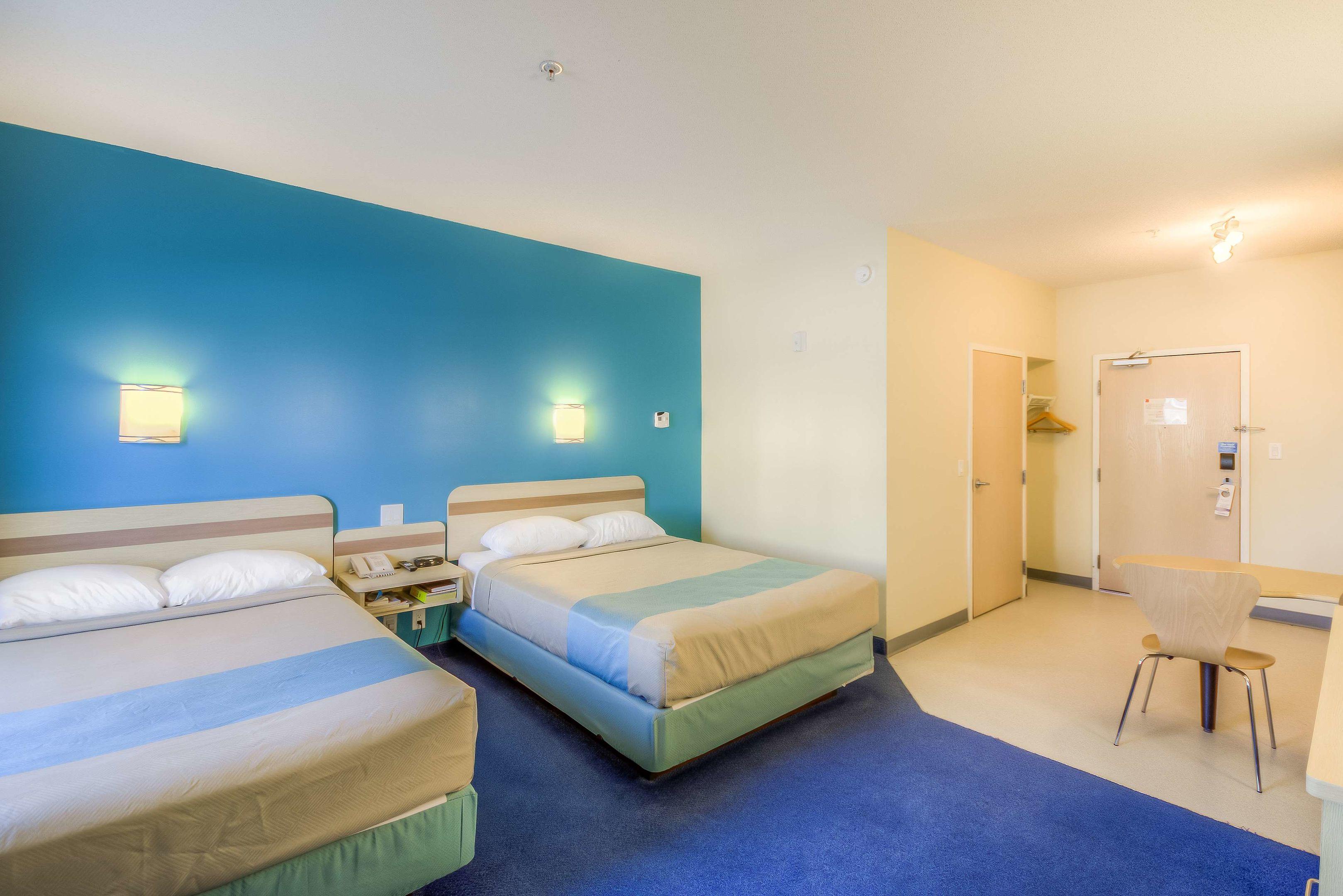 Motel 6 Estevan — photo 4