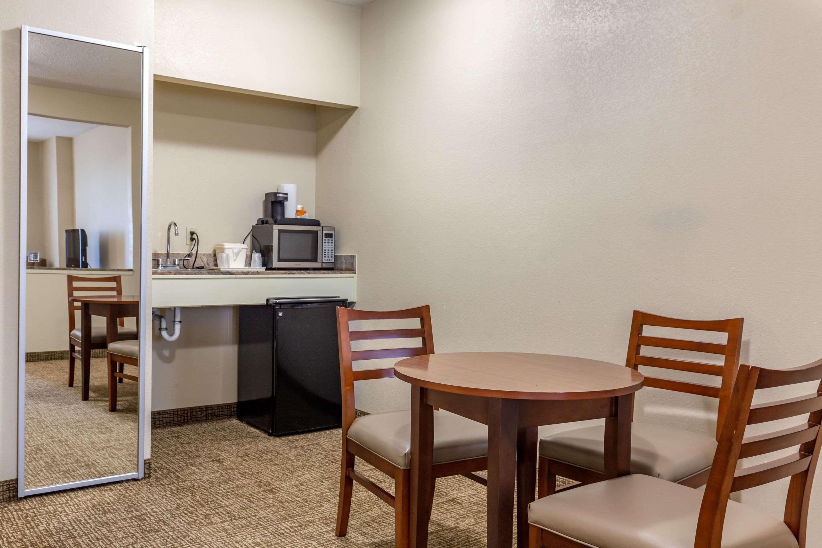 Comfort Suites Raleigh — photo 4