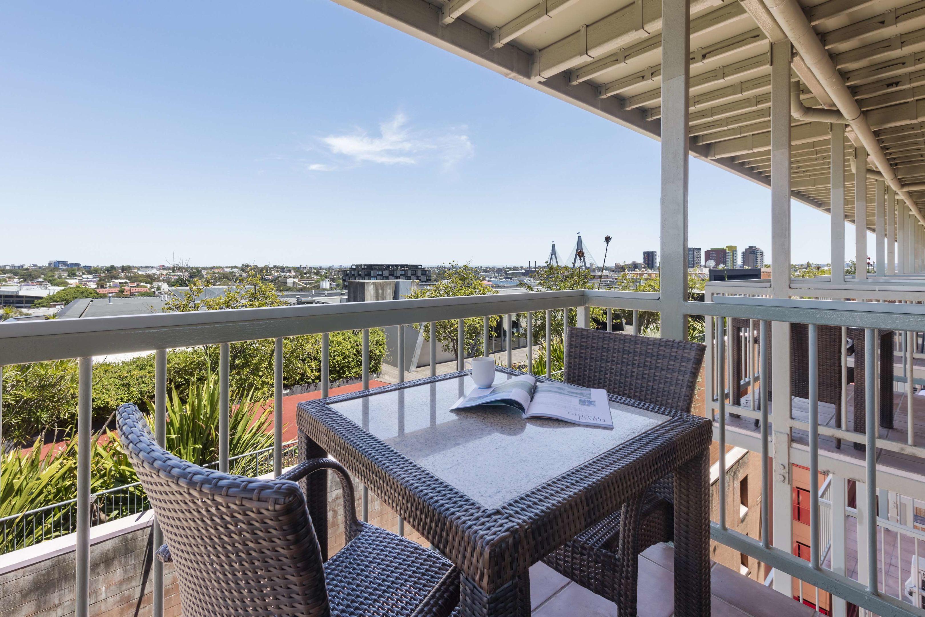 Oaks Goldsbrough Apartments — photo 3