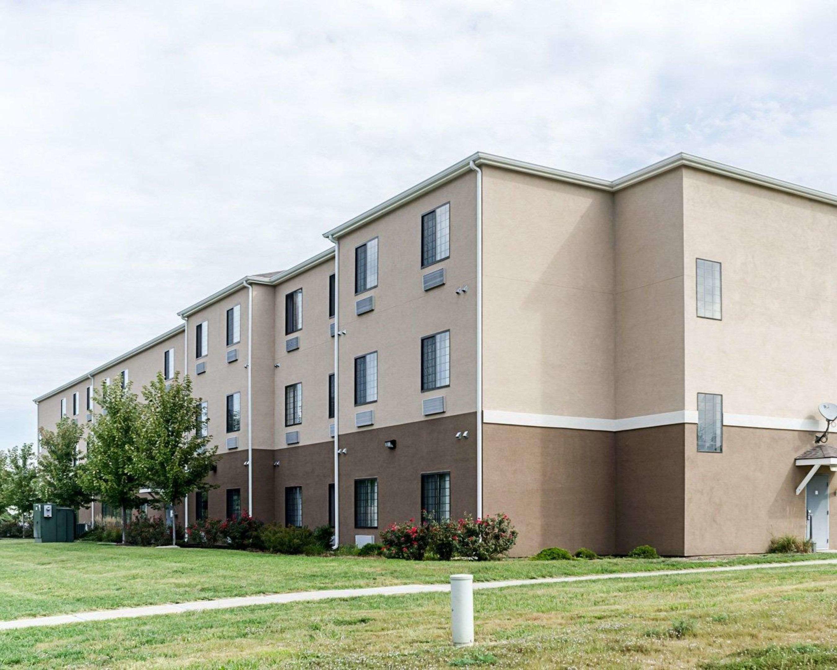 Comfort Inn & Suites Lawrence — photo 3