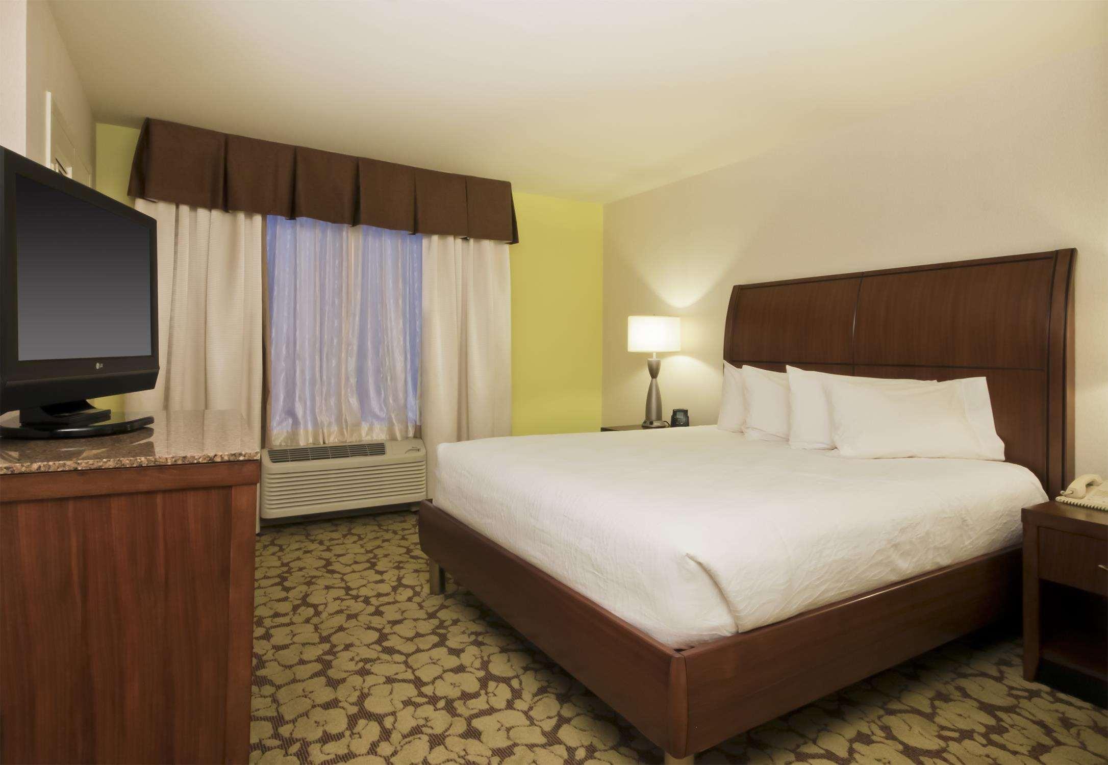 Hilton Garden Inn Fort Worth/Fossil Creek — photo 5