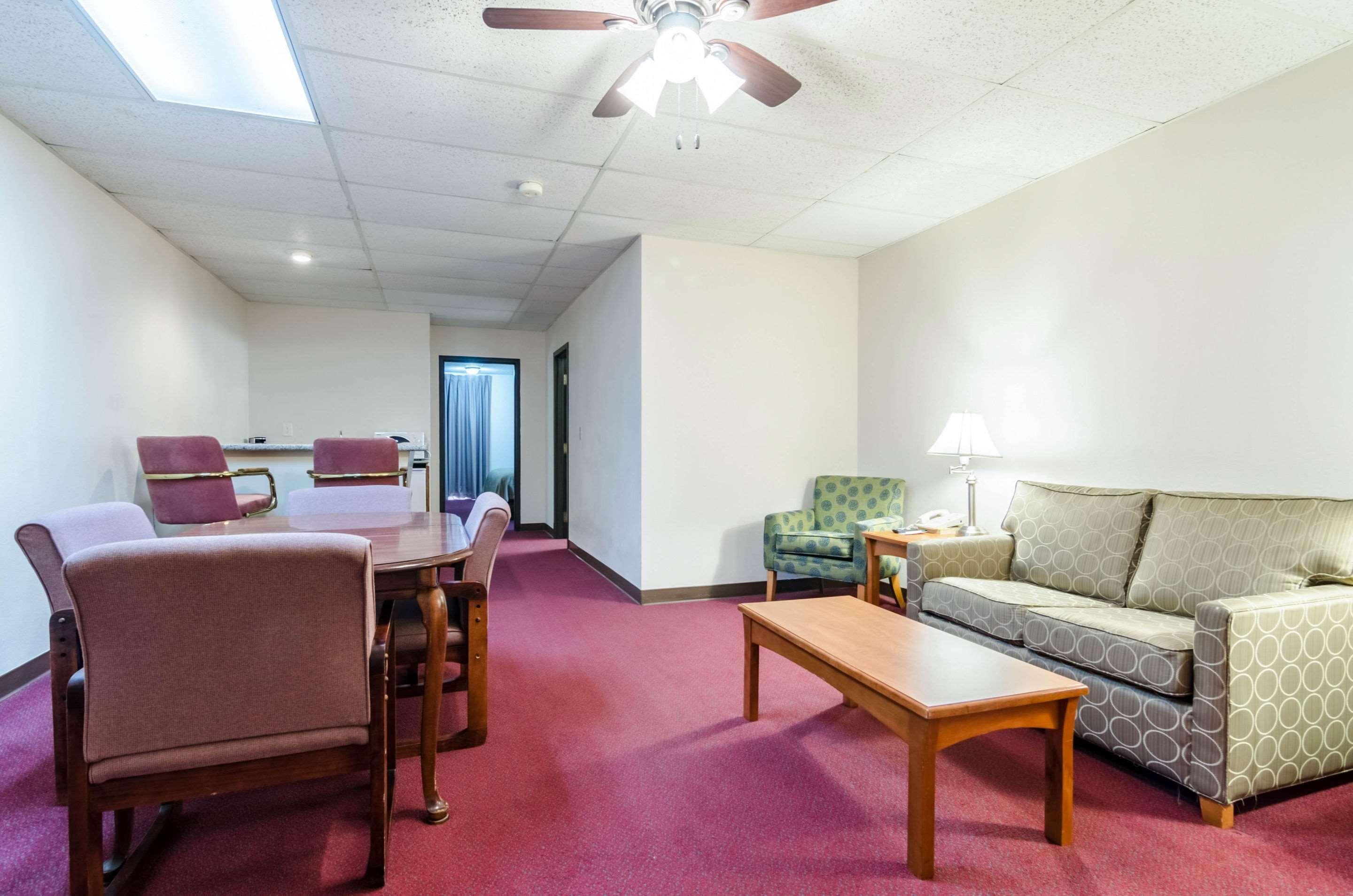 Quality Inn & Suites — photo 5