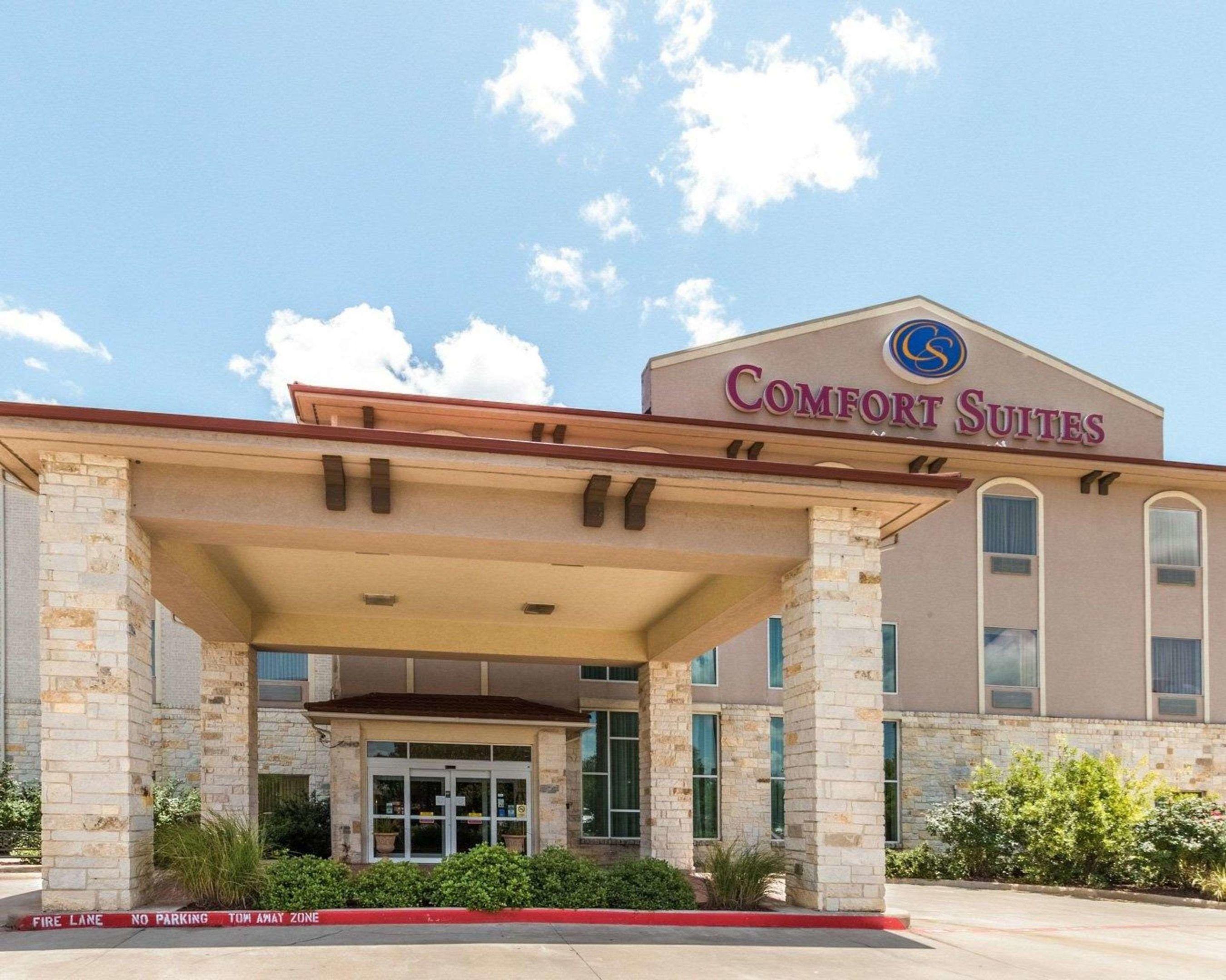 Comfort Suites — photo 4