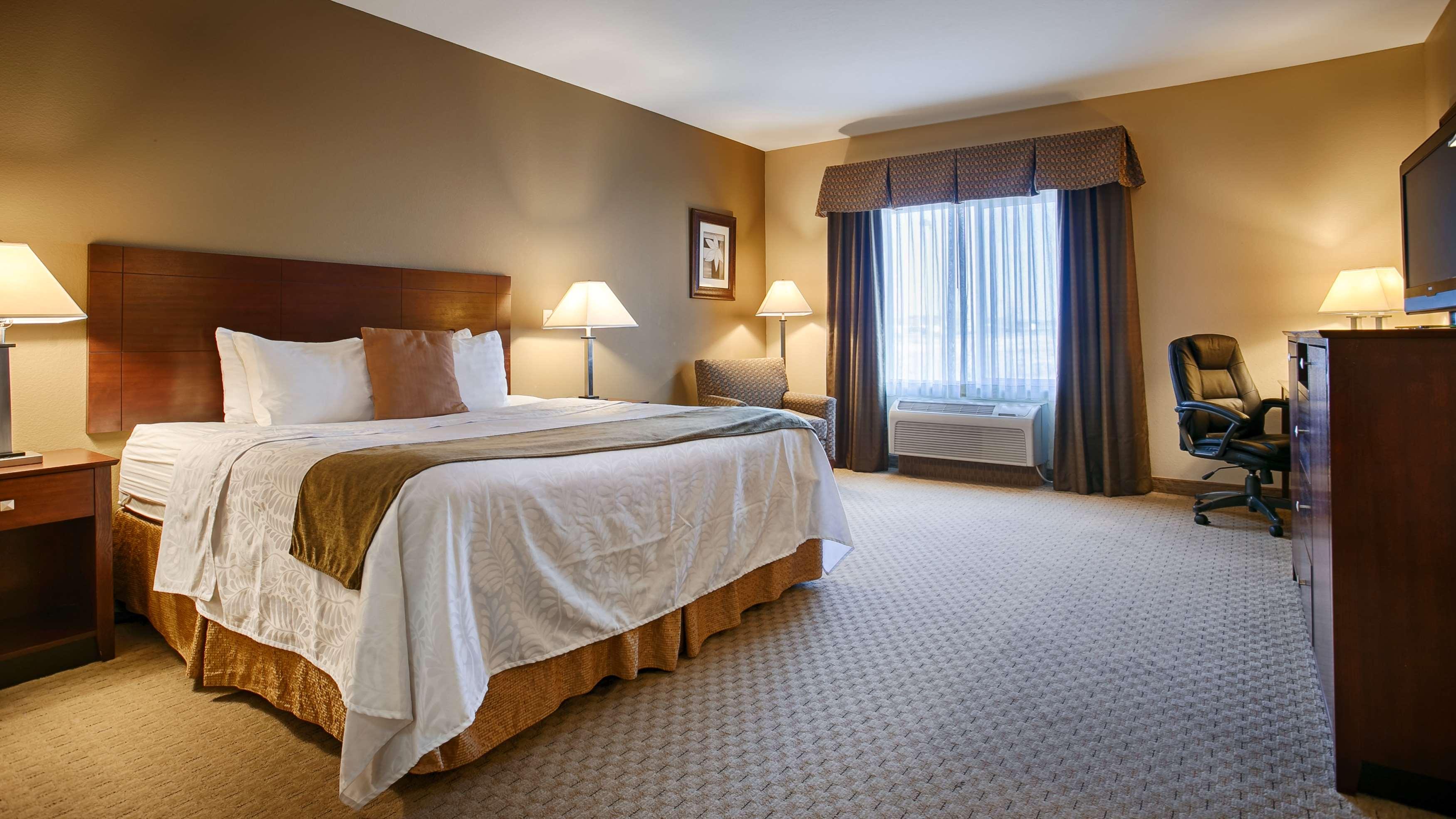 Best Western Plus Montezuma Inn & Suites — photo 4