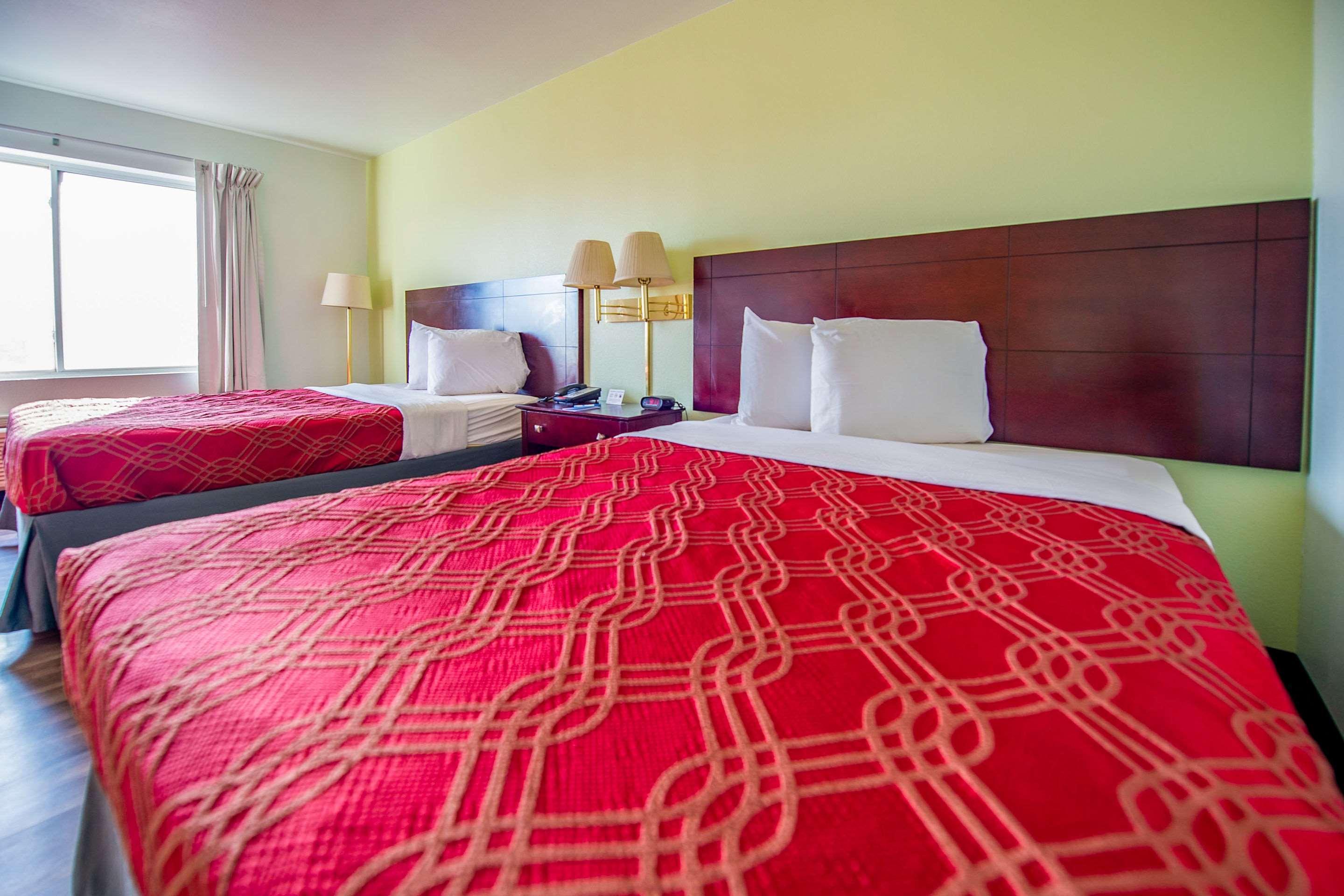 Rodeway Inn — photo 3