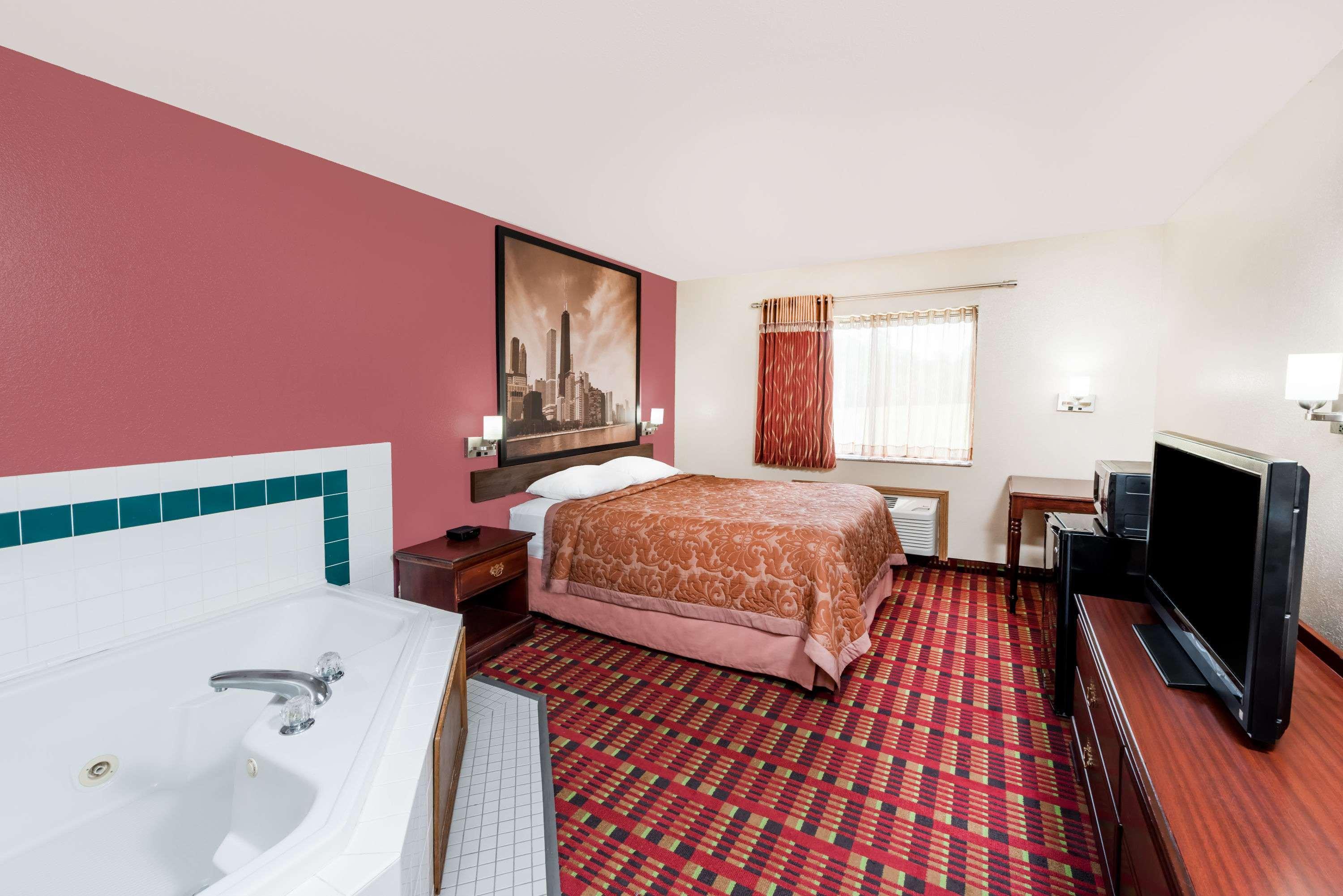 Super 8 by Wyndham Paris IL — photo 5