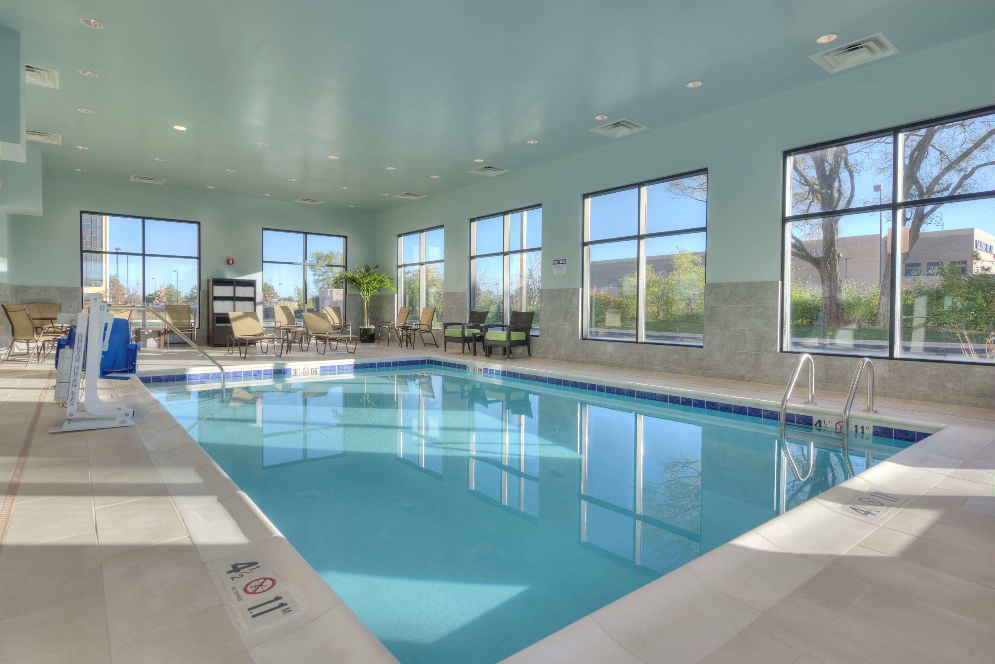 Hampton Inn & Suites Chicago Schaumburg — photo 4