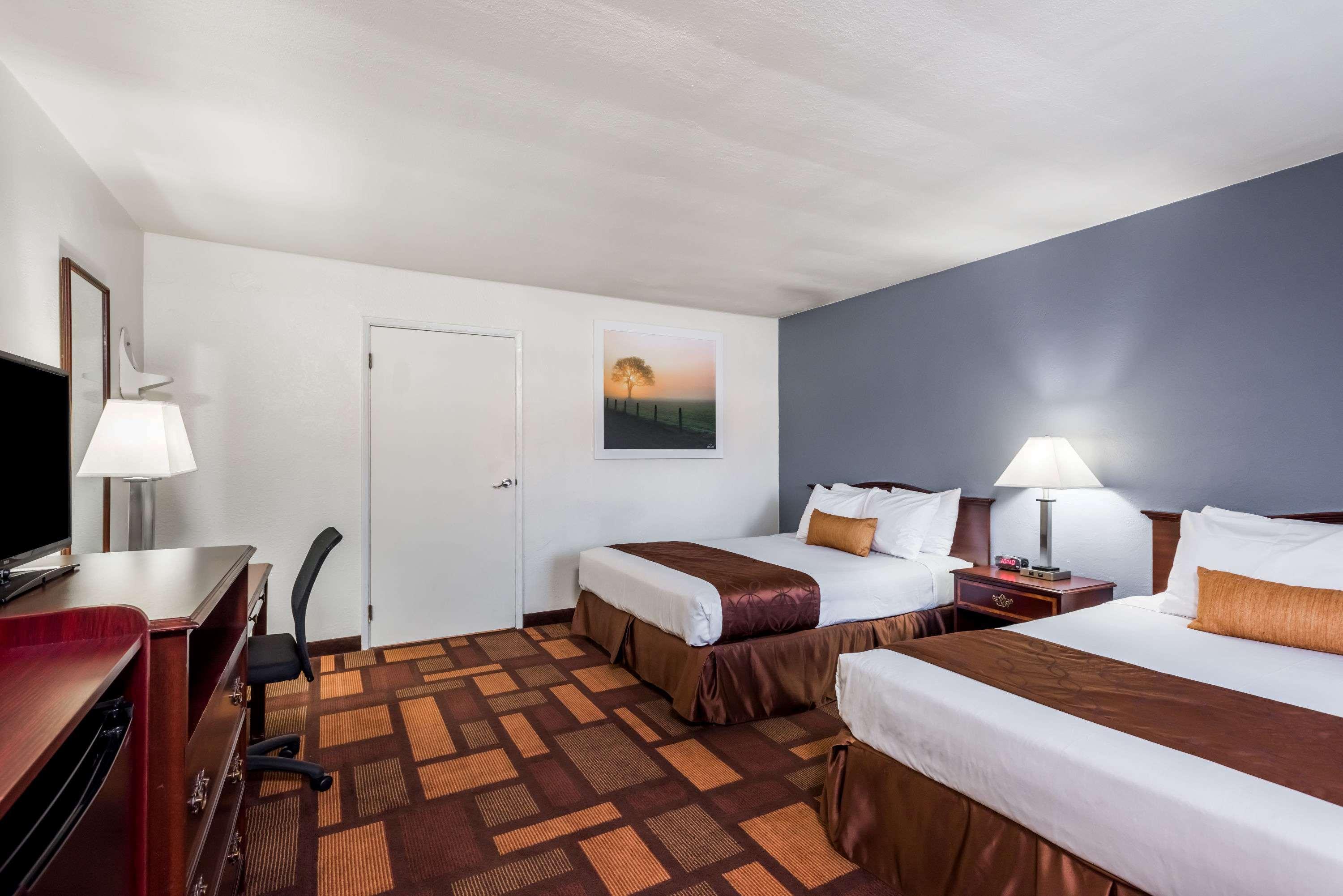 Days Inn & Suites Lodi — photo 4