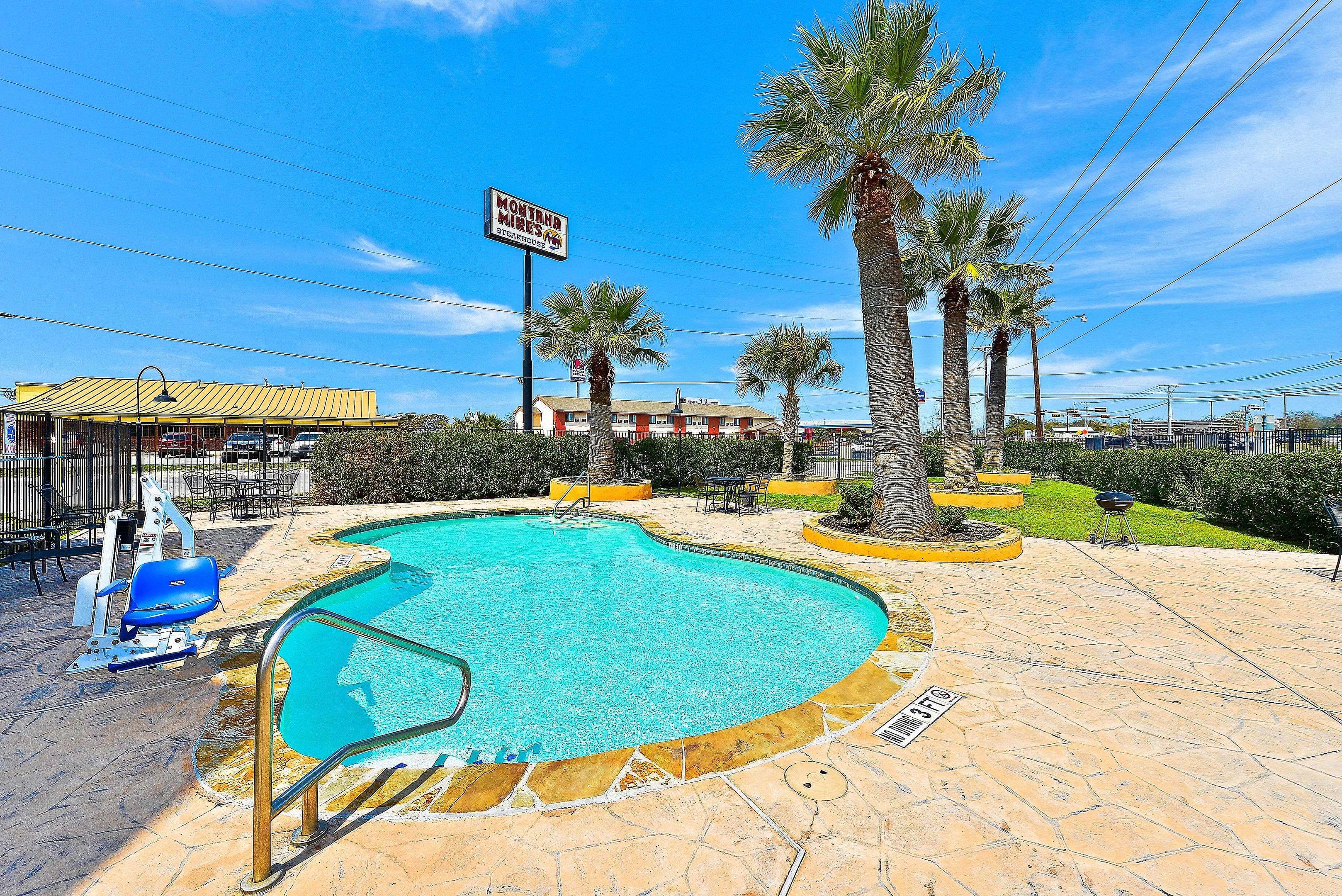 Microtel Inn & Suites by Wyndham New Braunfels — photo 5